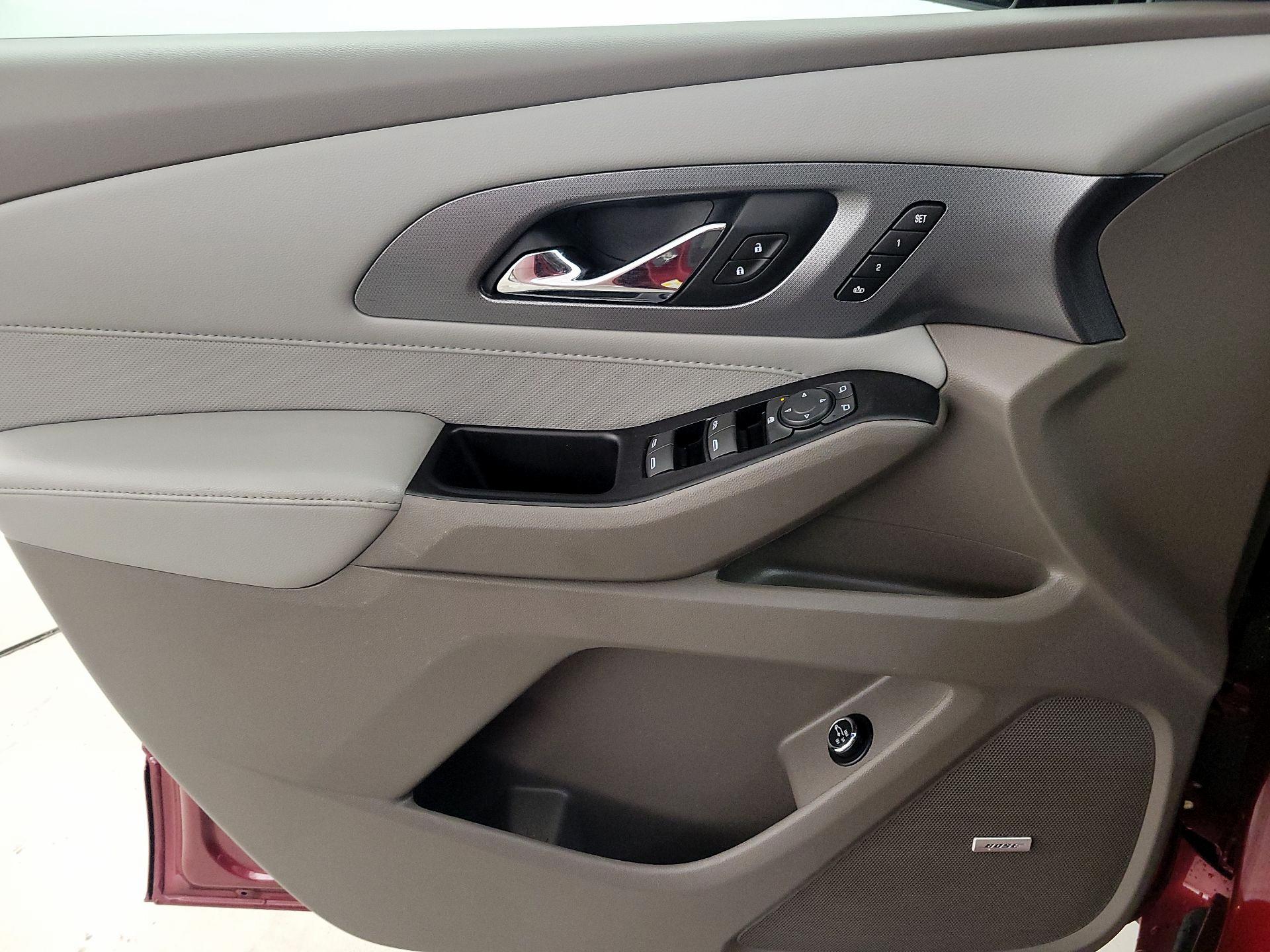 Thumbnail: 2020 Chevrolet Traverse - 10