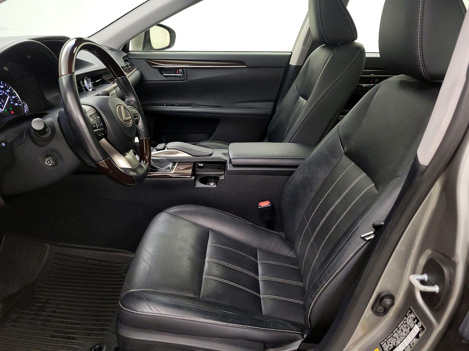 Thumbnail: 2016 Lexus ES - 9
