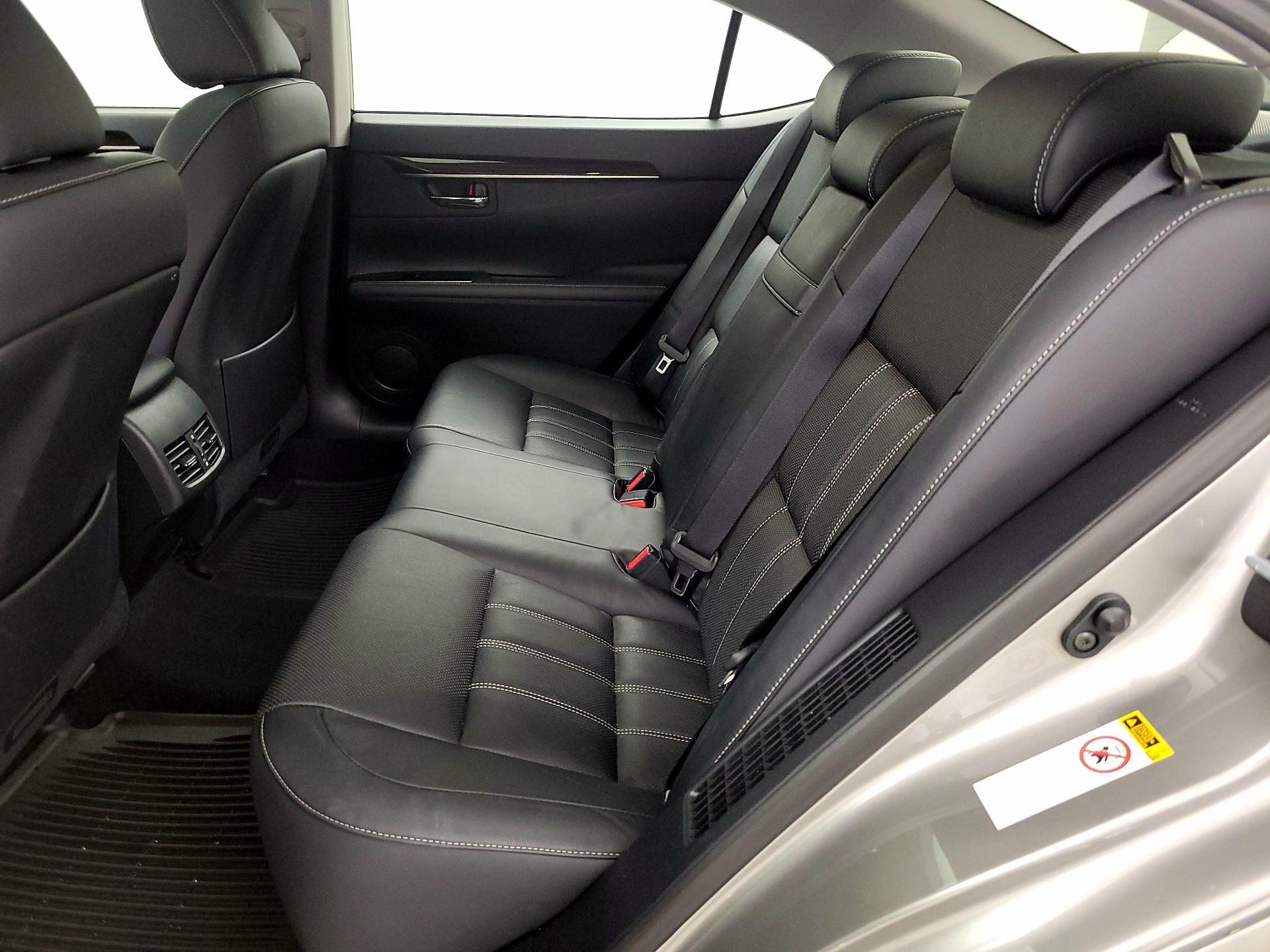 Thumbnail: 2016 Lexus ES - 19