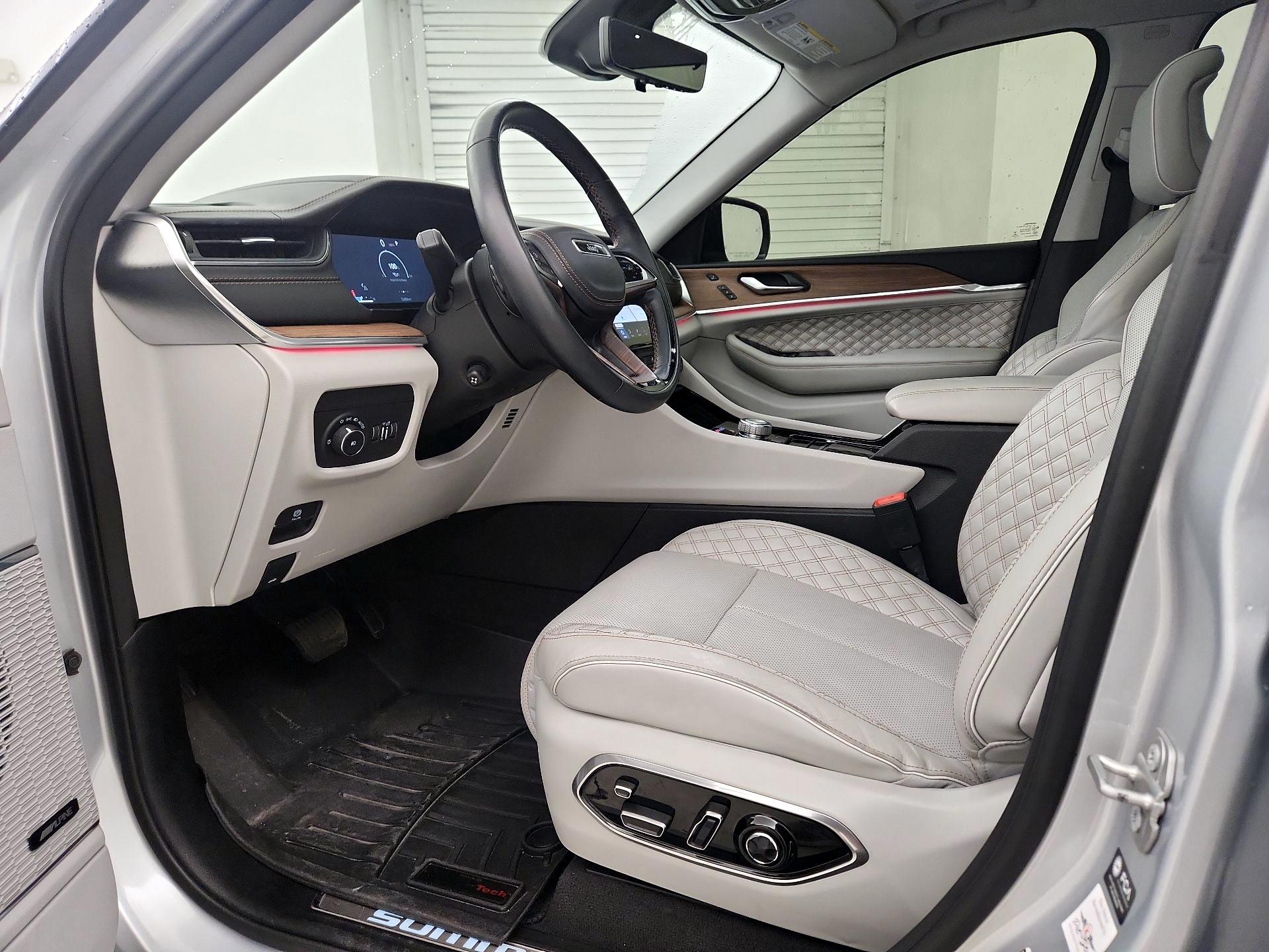 Thumbnail: 2022 Jeep Grand Cherokee L - 11