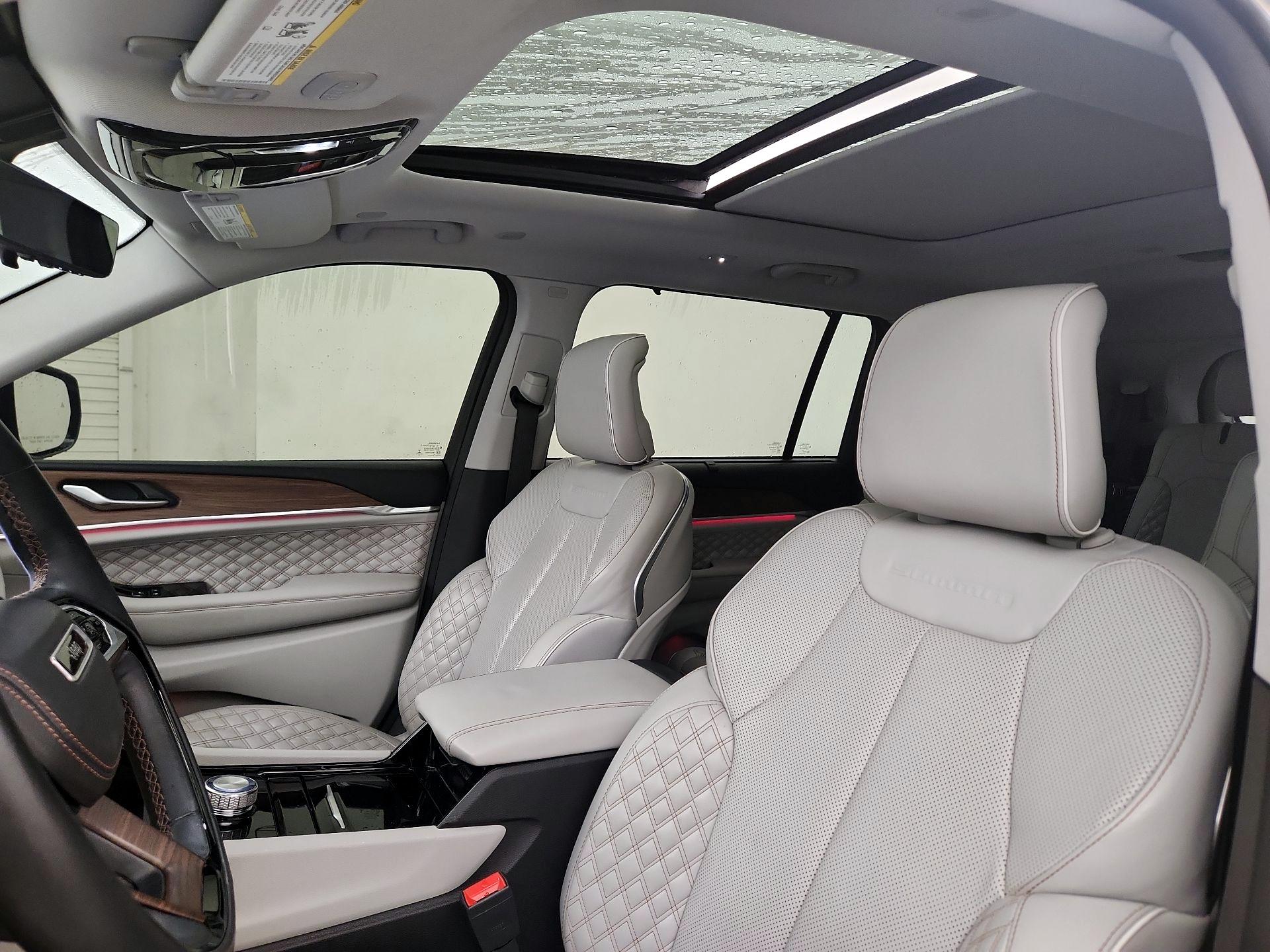 Thumbnail: 2022 Jeep Grand Cherokee L - 20