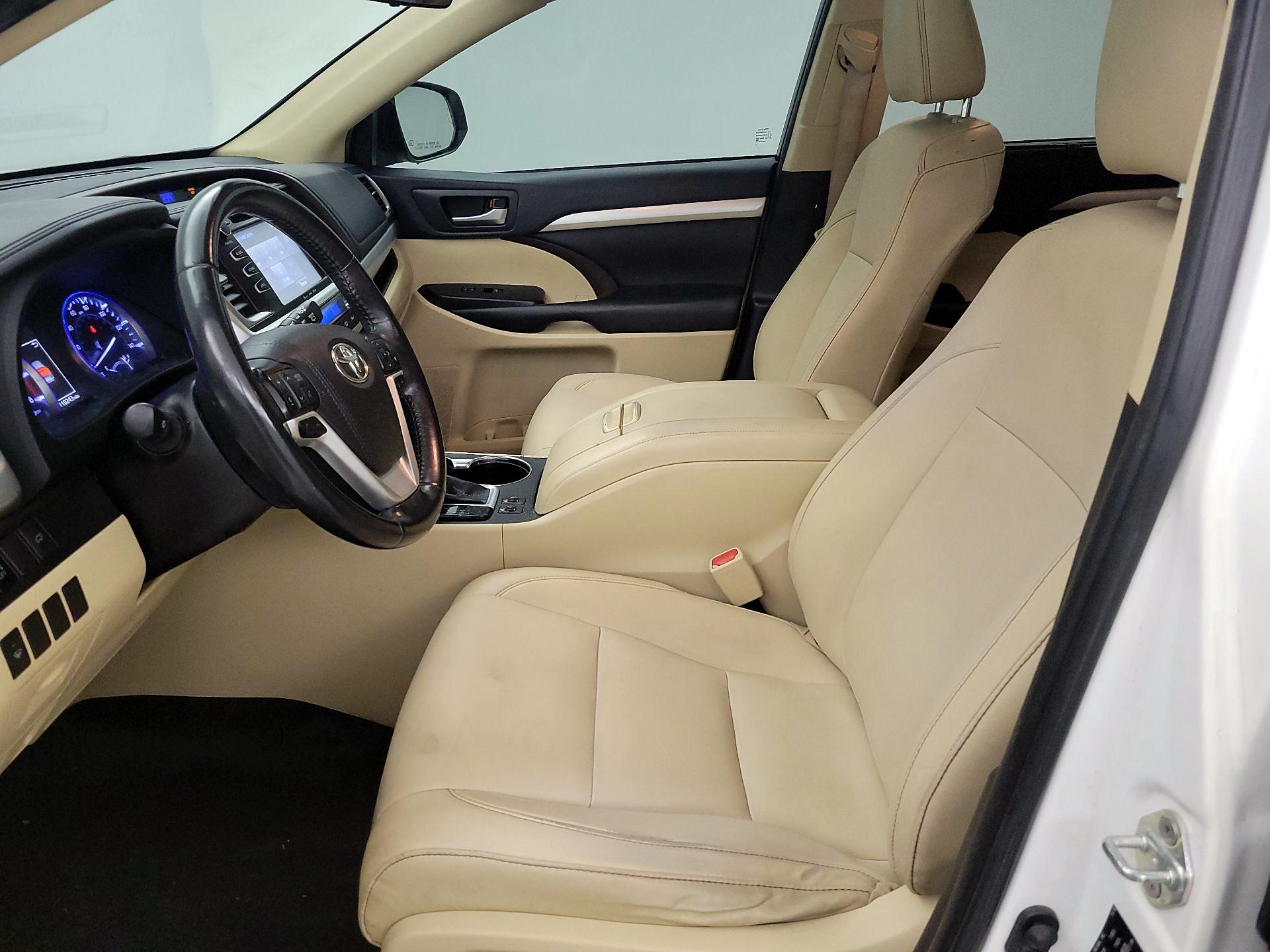 Thumbnail: 2019 Toyota Highlander - 9