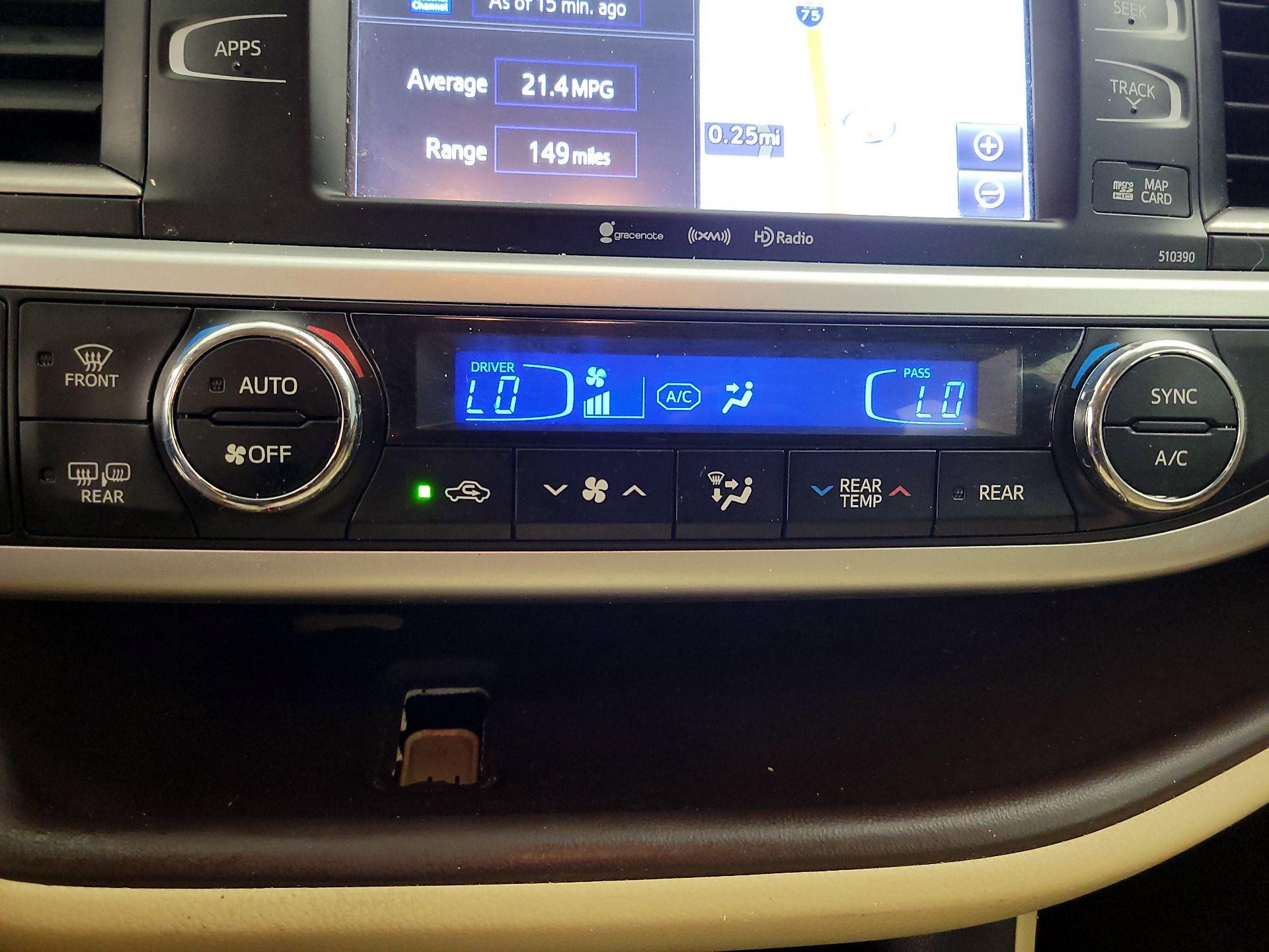 Thumbnail: 2019 Toyota Highlander - 14