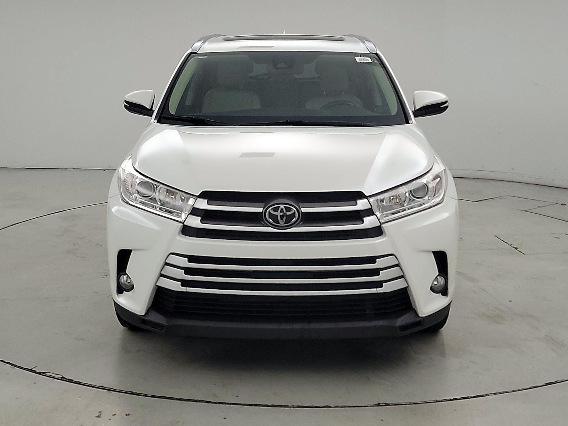 Thumbnail: 2019 Toyota Highlander - 2