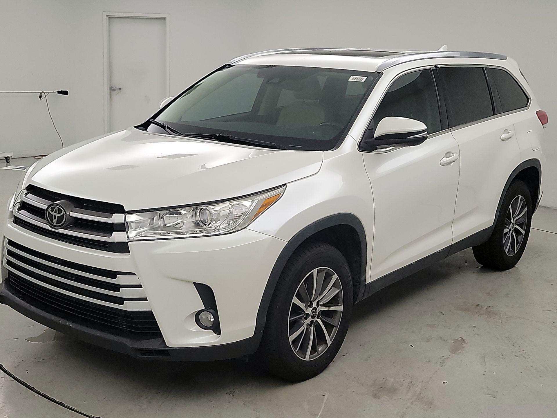 Thumbnail: 2019 Toyota Highlander - 3