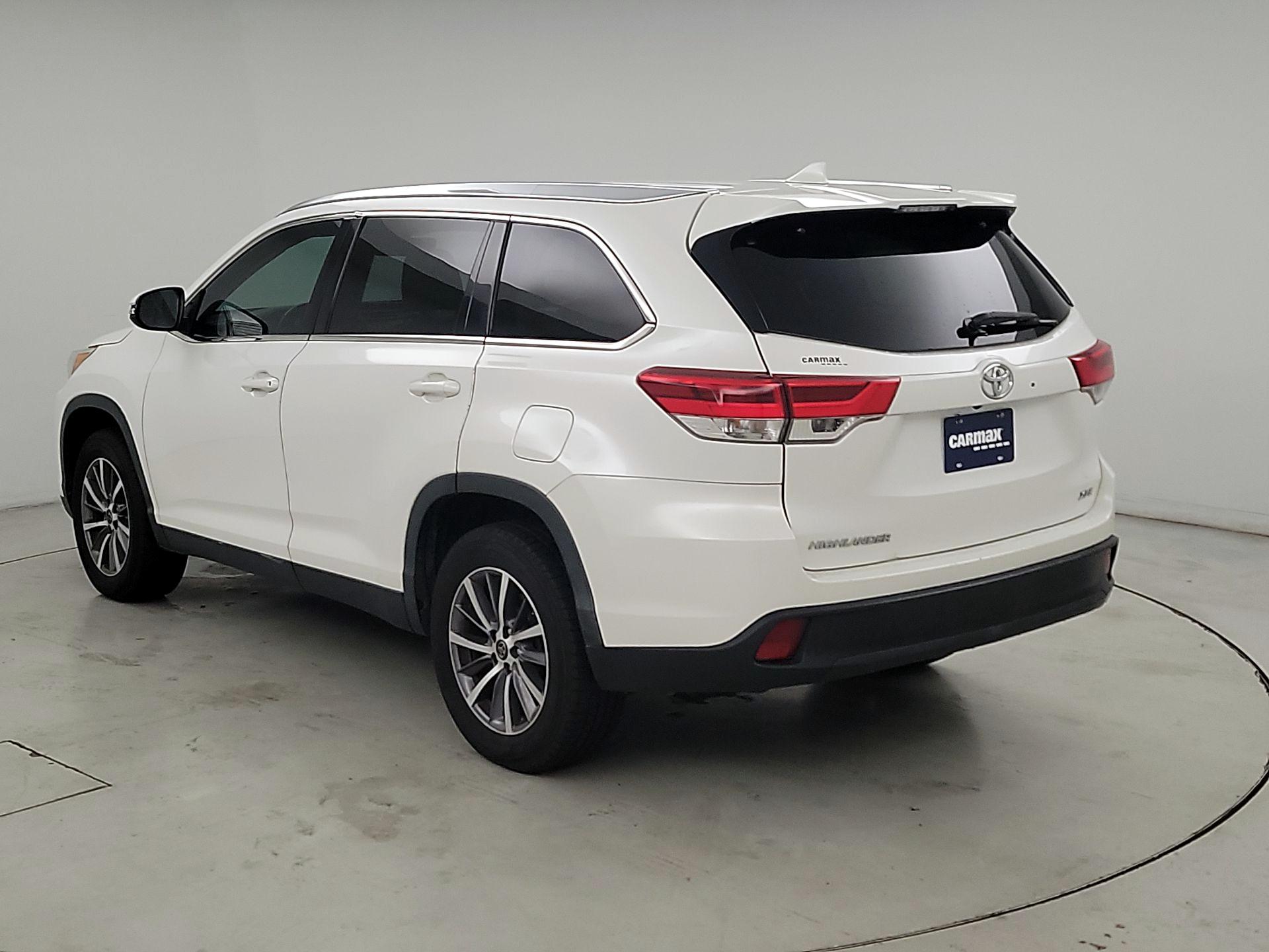 Thumbnail: 2019 Toyota Highlander - 7