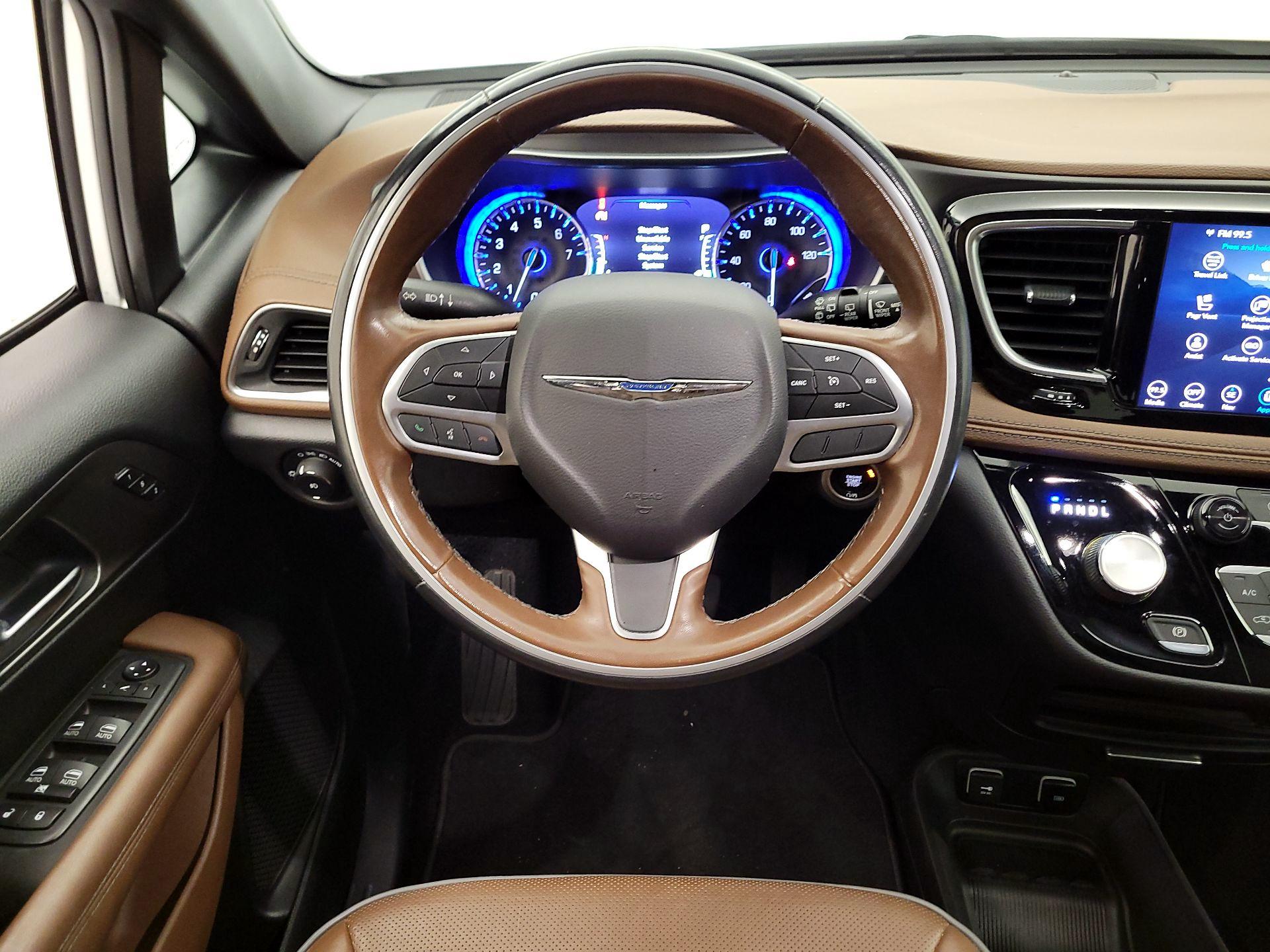 Thumbnail: 2020 Chrysler Pacifica - 10