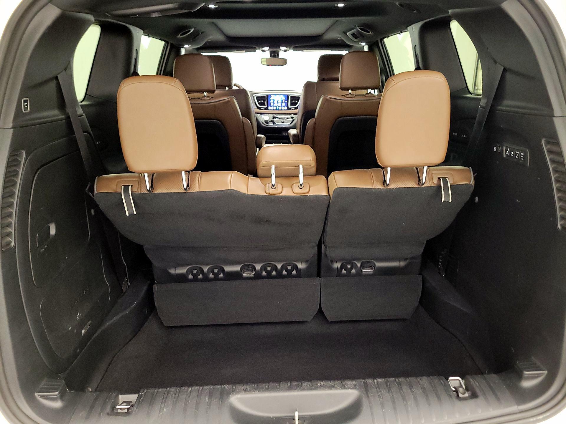Thumbnail: 2020 Chrysler Pacifica - 16