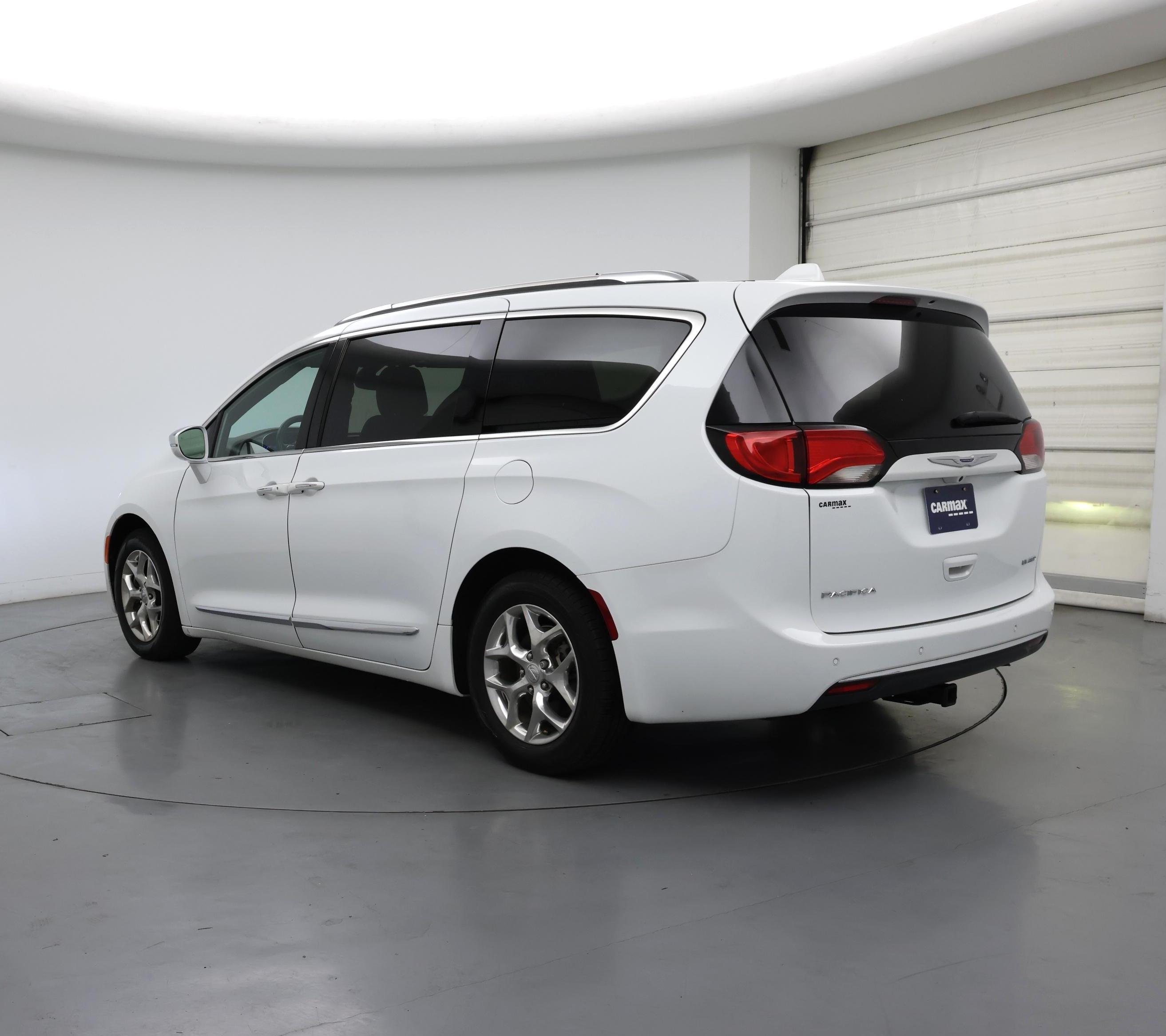 Thumbnail: 2020 Chrysler Pacifica - 2