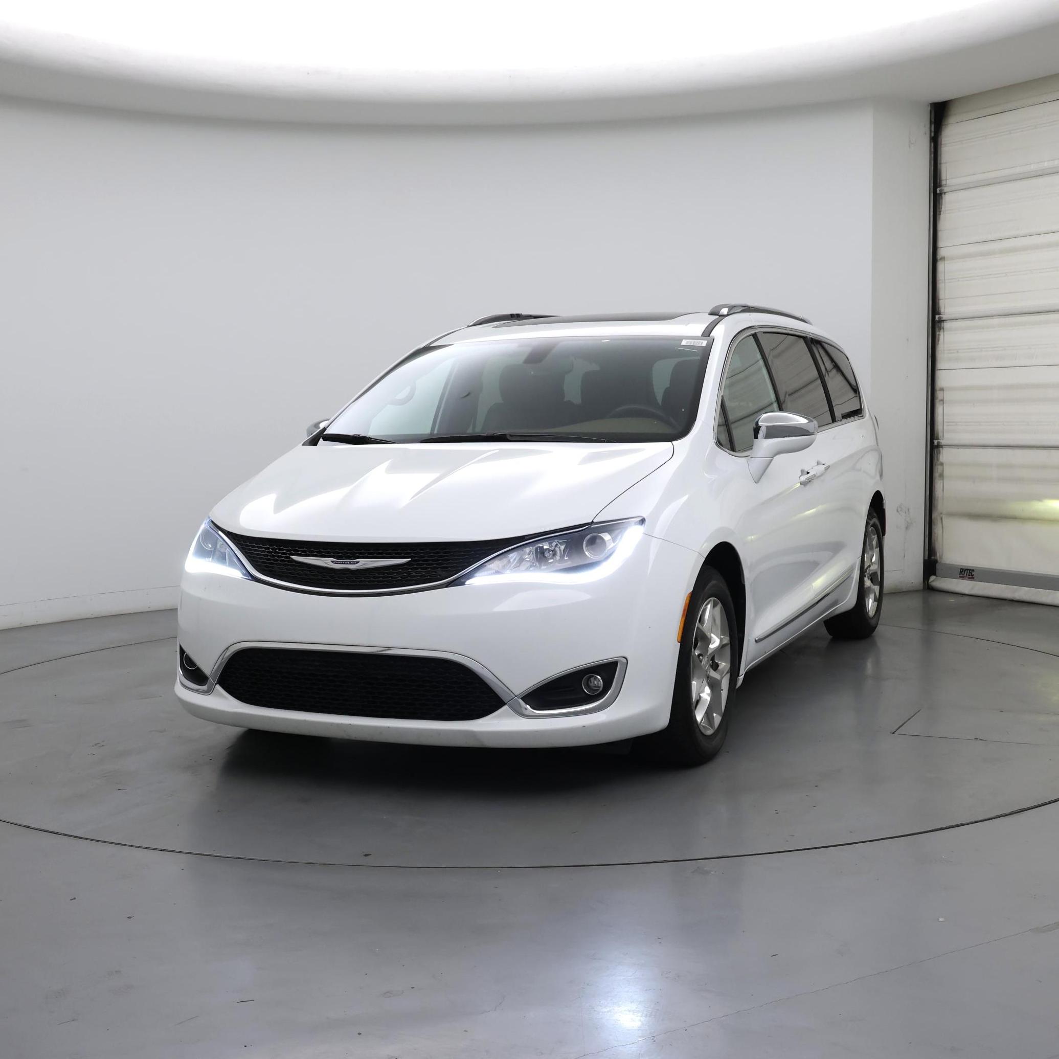 Thumbnail: 2020 Chrysler Pacifica - 4