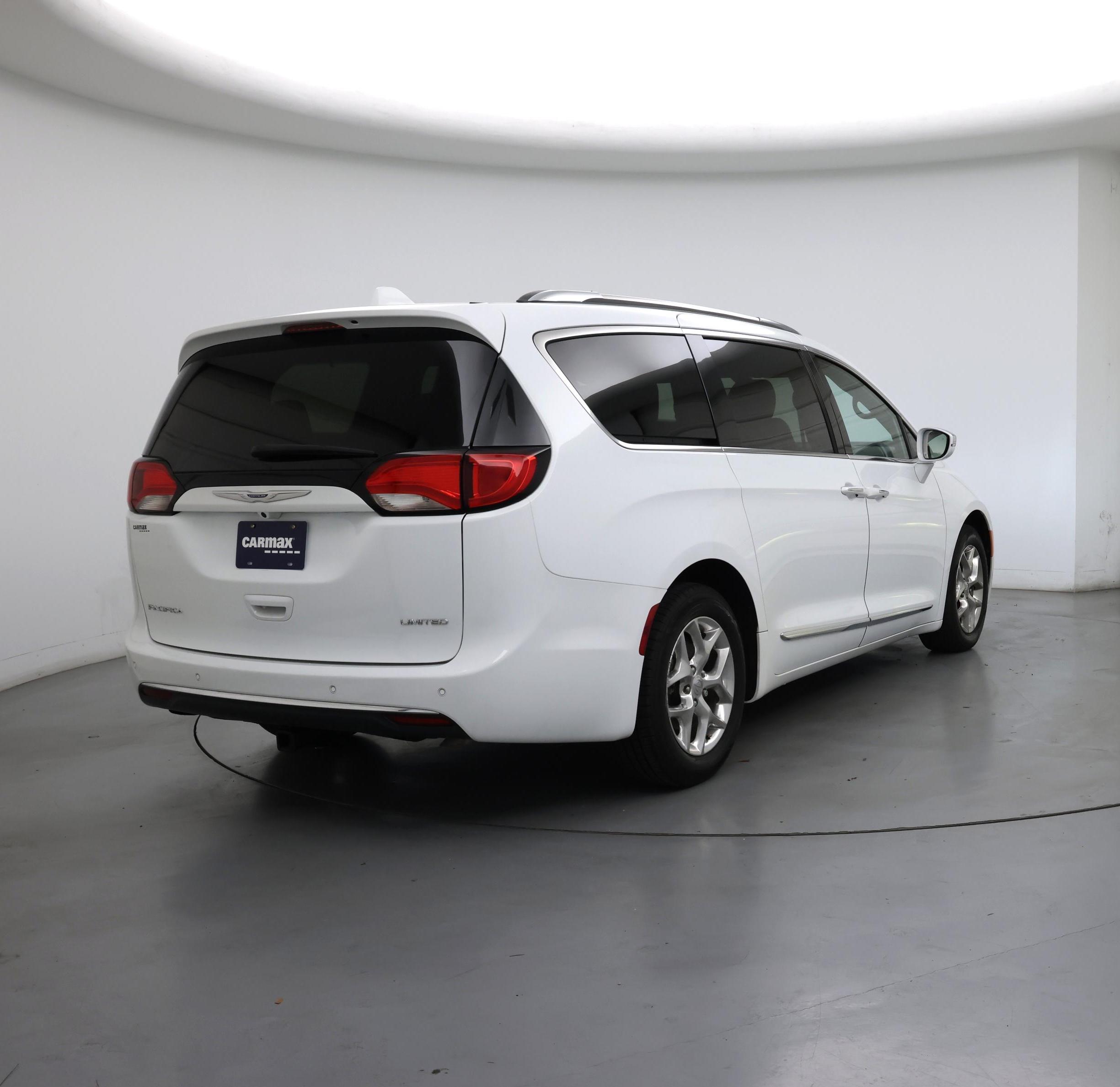 Thumbnail: 2020 Chrysler Pacifica - 8