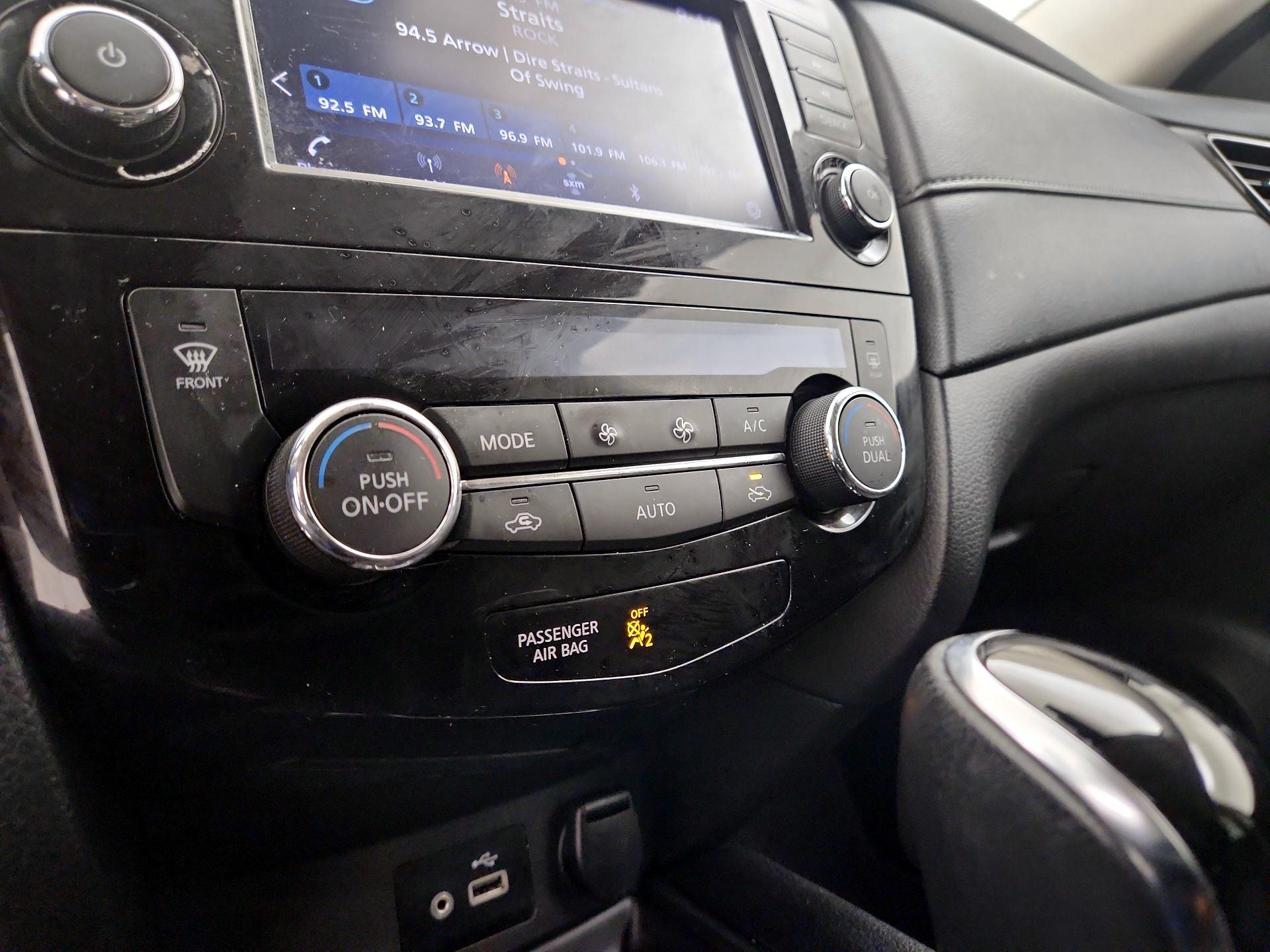 Thumbnail: 2019 Nissan Rogue - 16