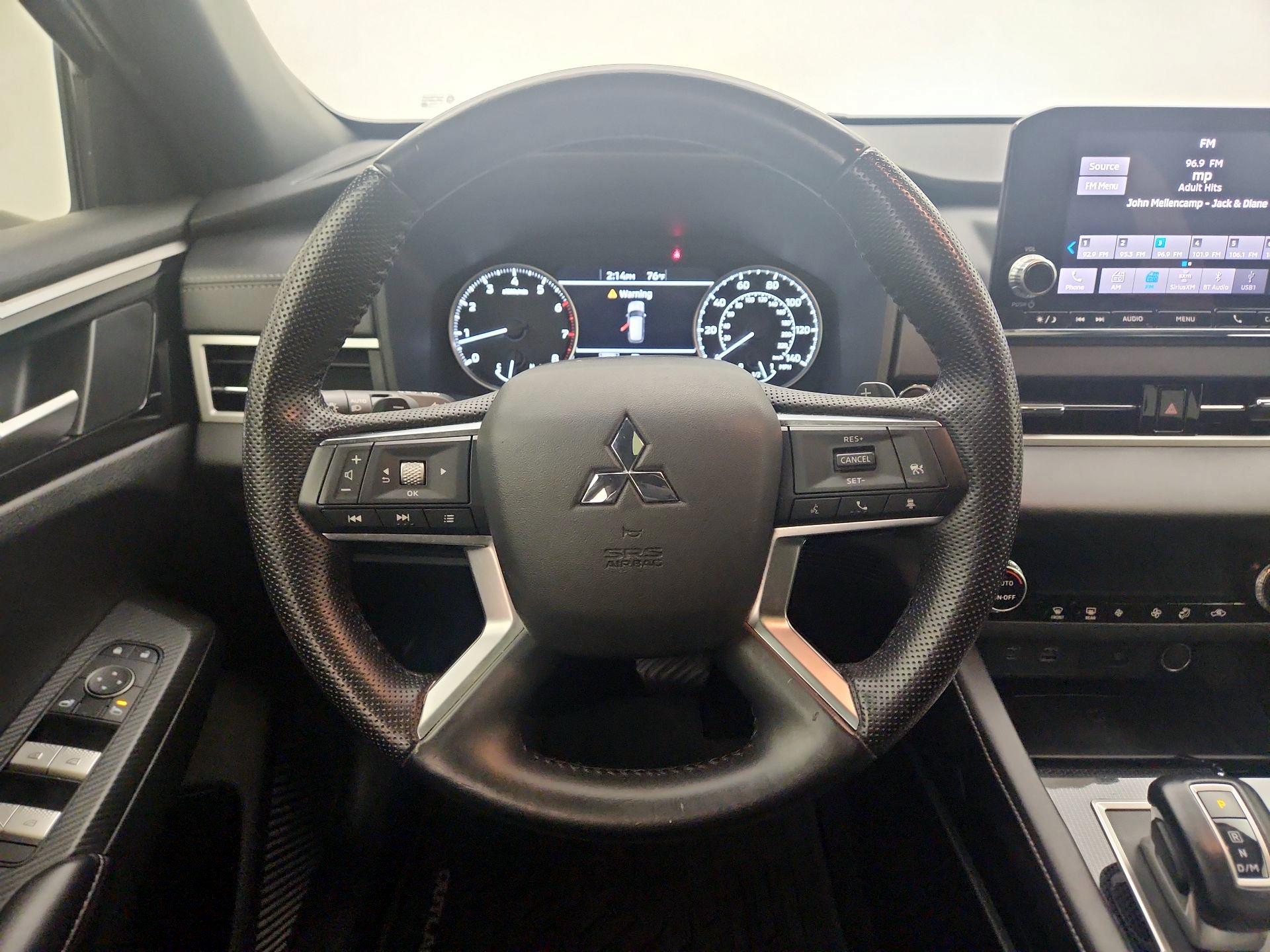 Thumbnail: 2022 Mitsubishi Outlander - 10