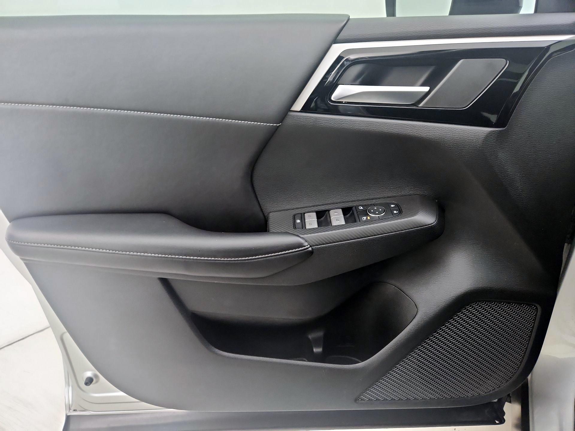 Thumbnail: 2022 Mitsubishi Outlander - 12