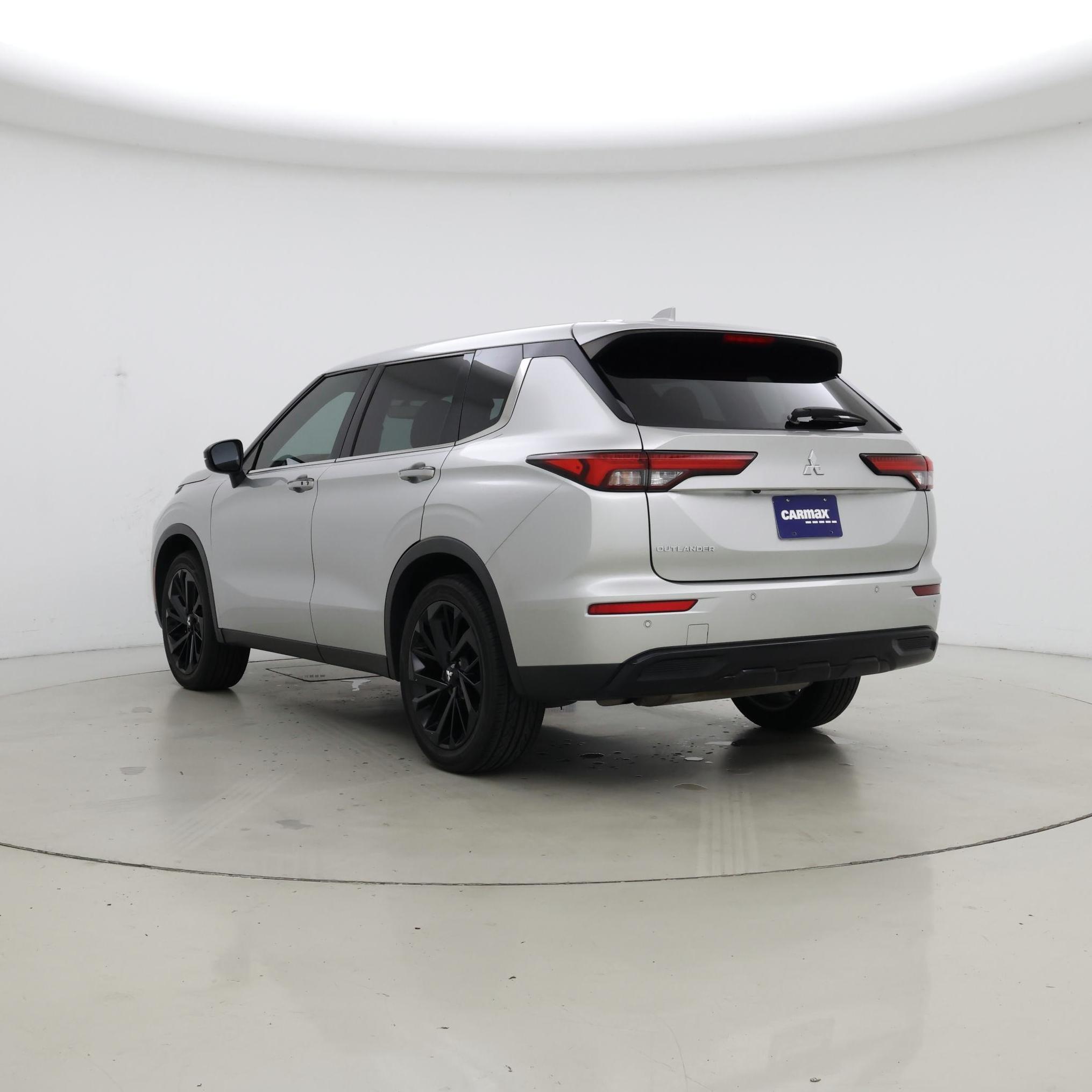 Thumbnail: 2022 Mitsubishi Outlander - 2