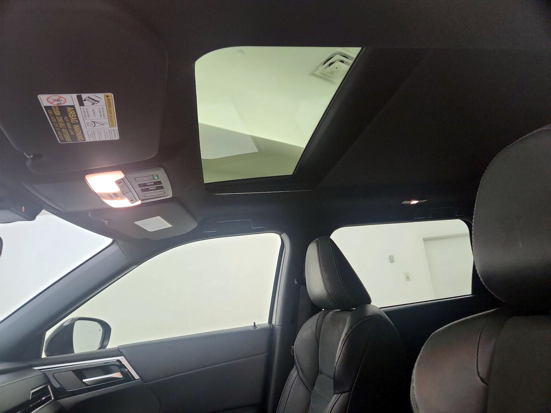 Thumbnail: 2022 Mitsubishi Outlander - 19