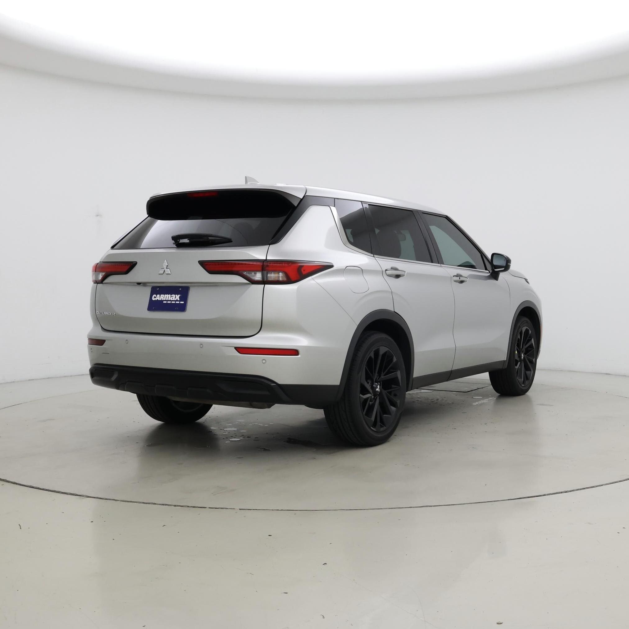 Thumbnail: 2022 Mitsubishi Outlander - 8