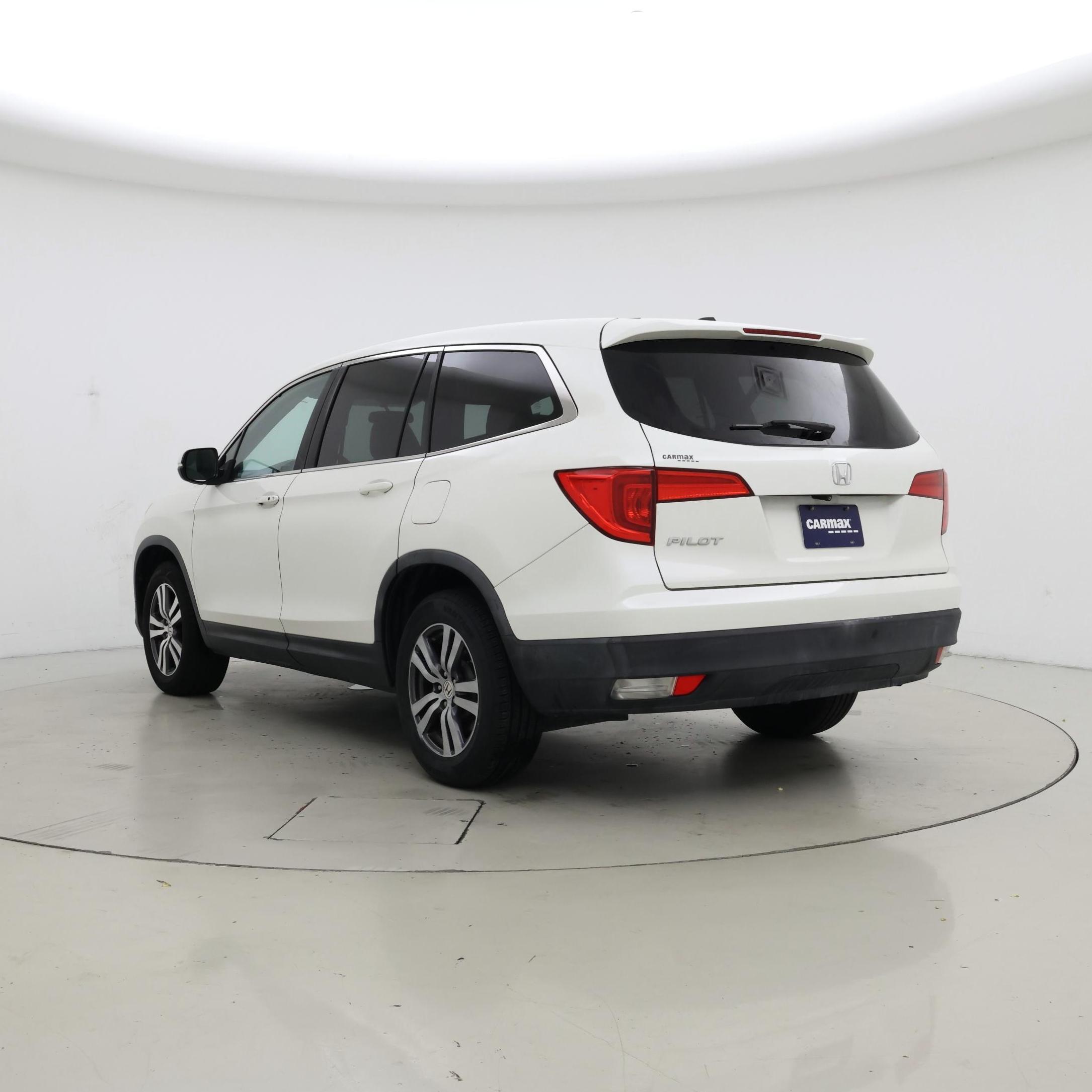 Thumbnail: 2017 Honda Pilot - 2