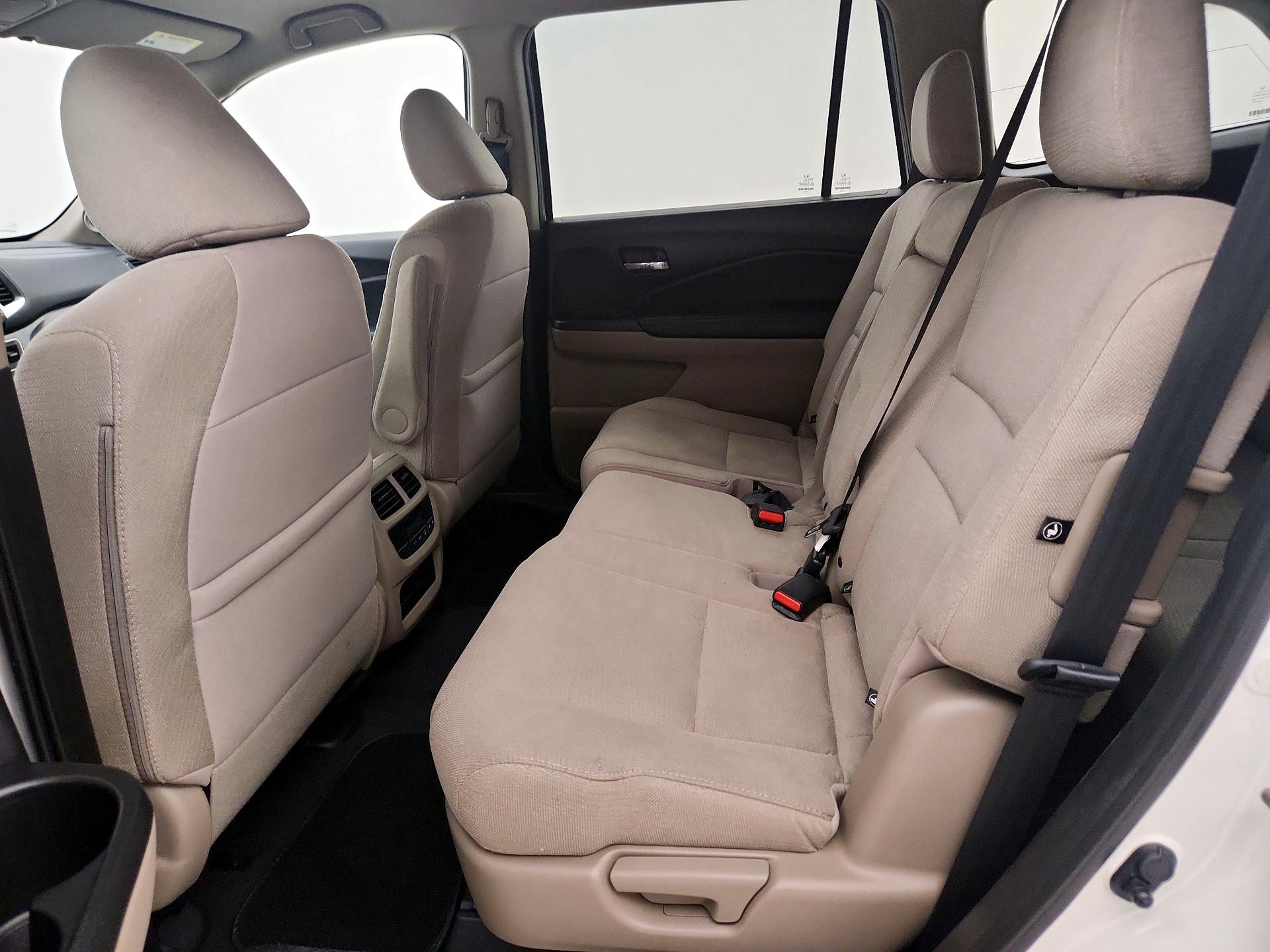 Thumbnail: 2017 Honda Pilot - 19