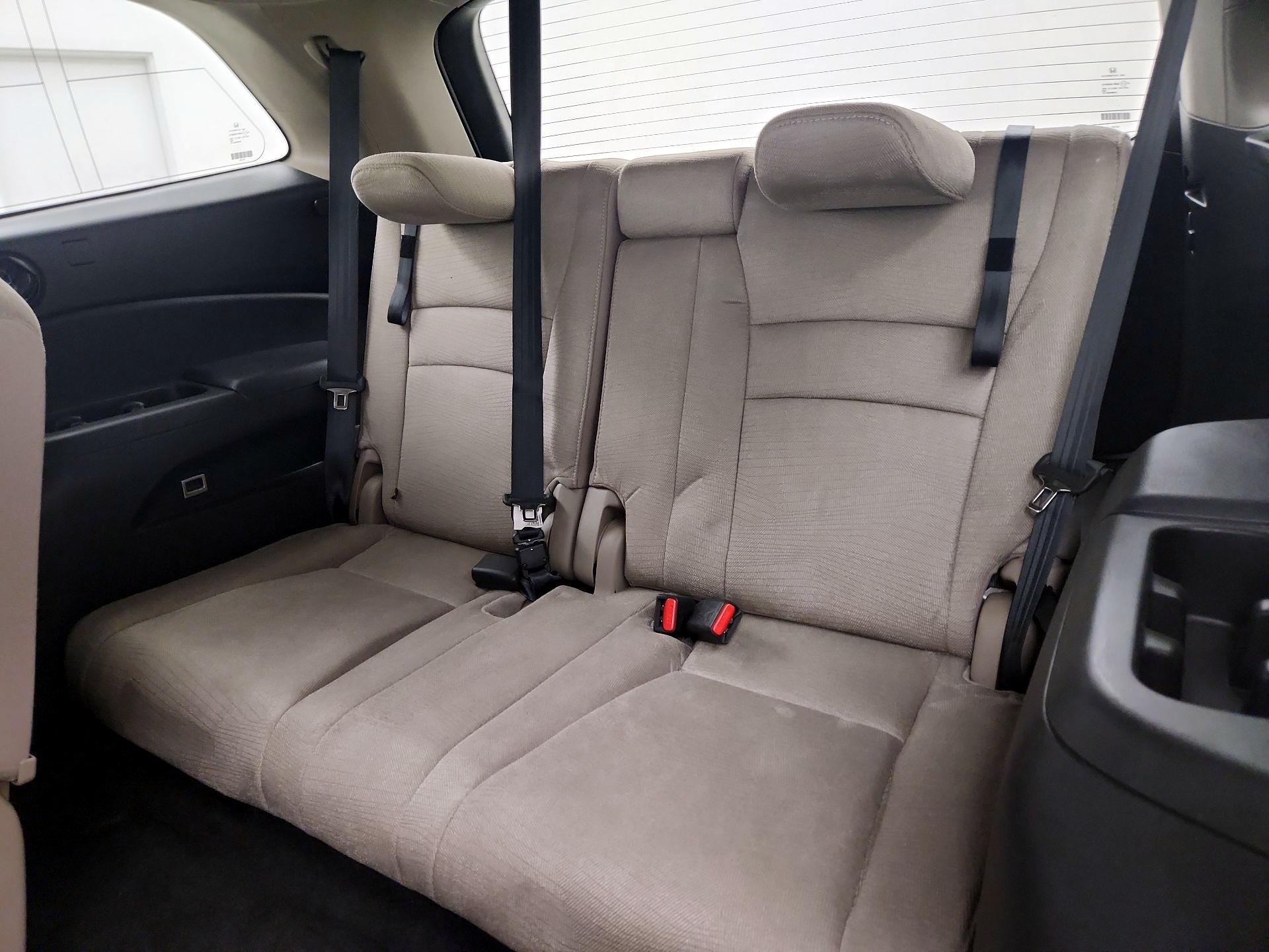 Thumbnail: 2017 Honda Pilot - 20