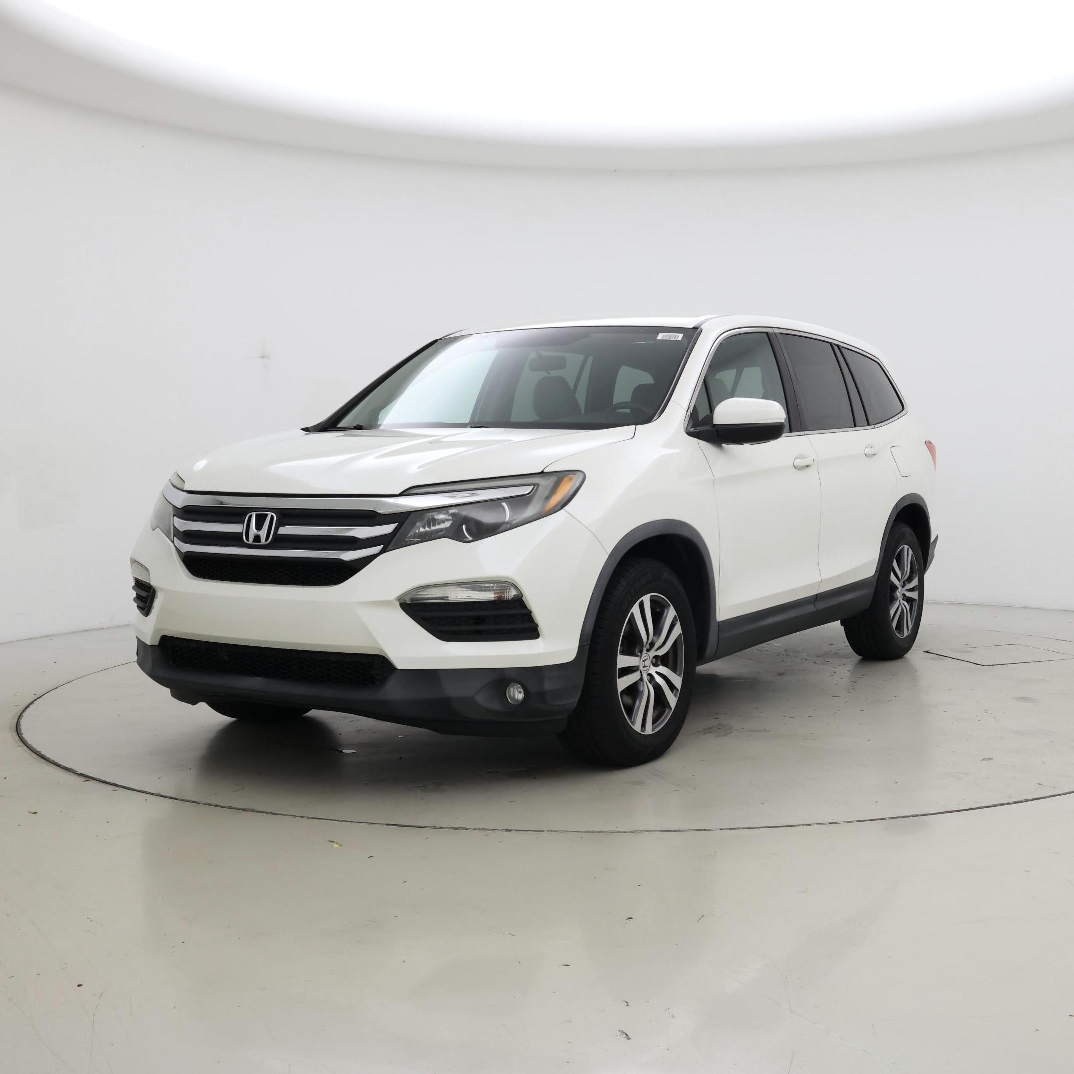 Thumbnail: 2017 Honda Pilot - 4