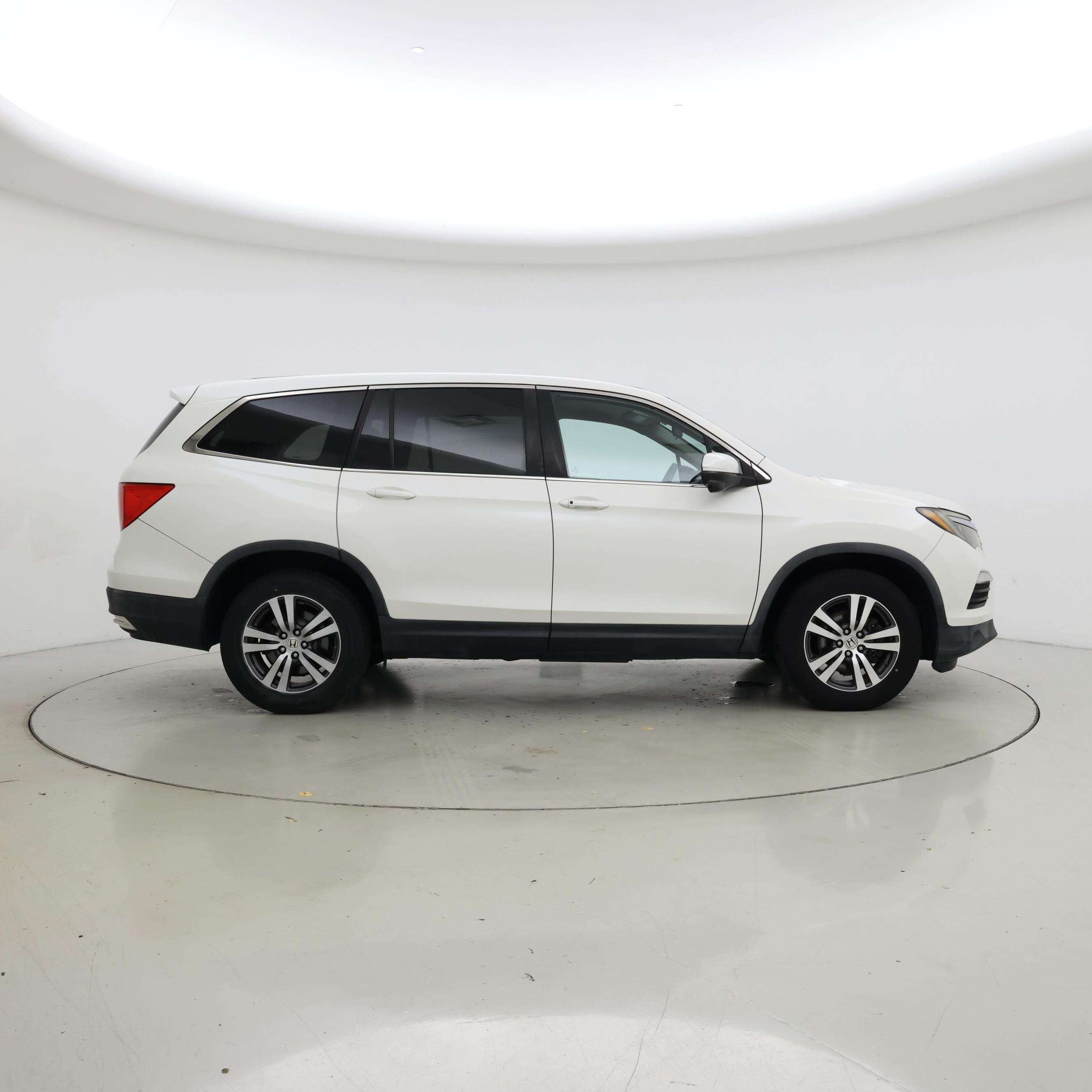 Thumbnail: 2017 Honda Pilot - 7