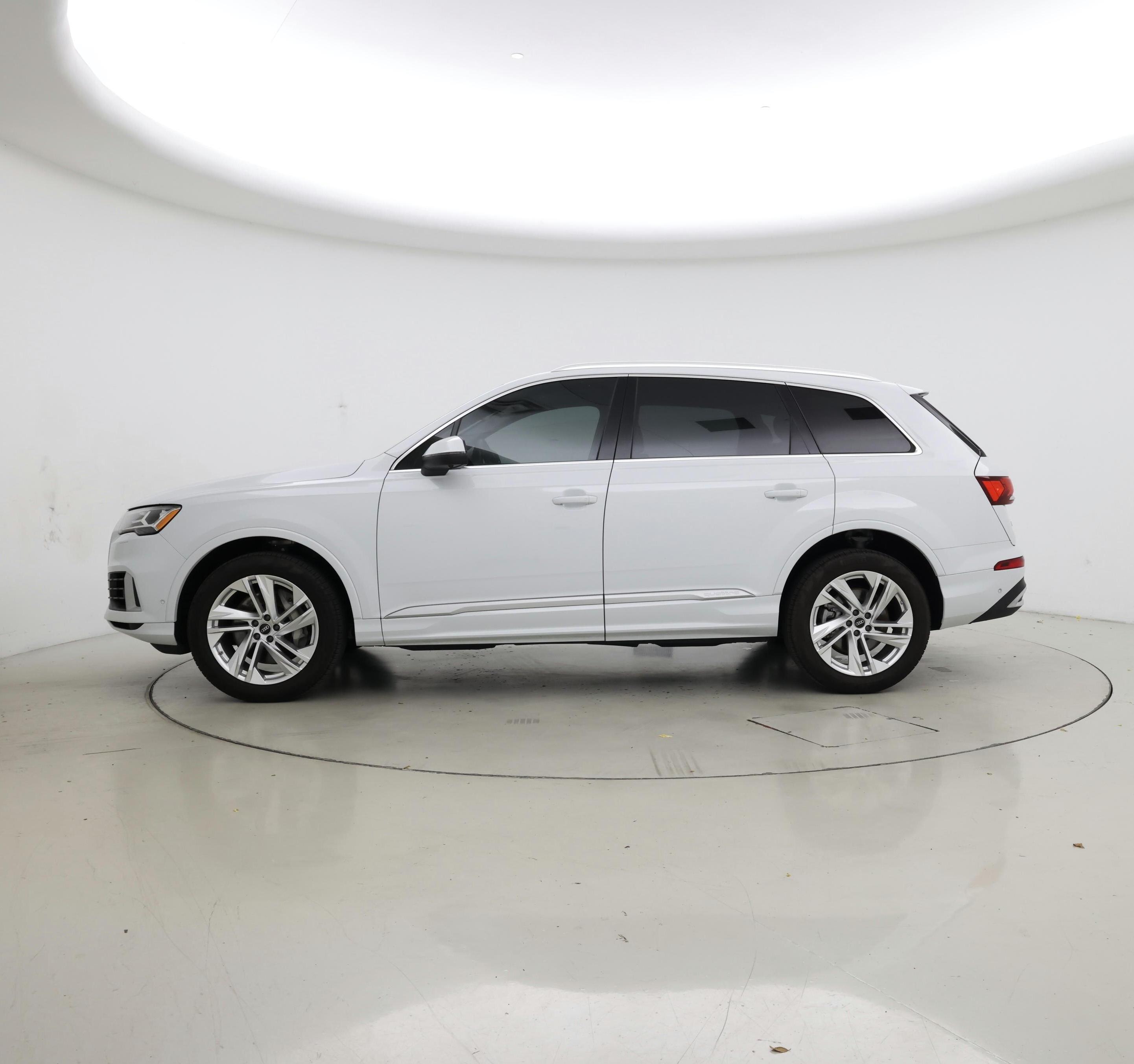 Thumbnail: 2023 Audi Q7 - 3