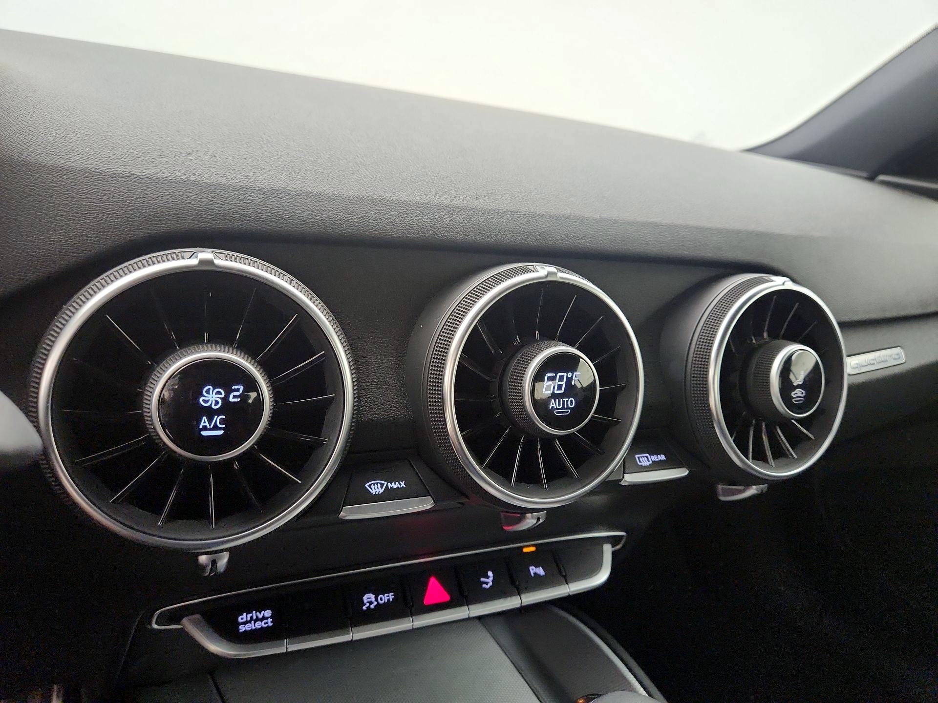 Thumbnail: 2016 Audi TT - 17