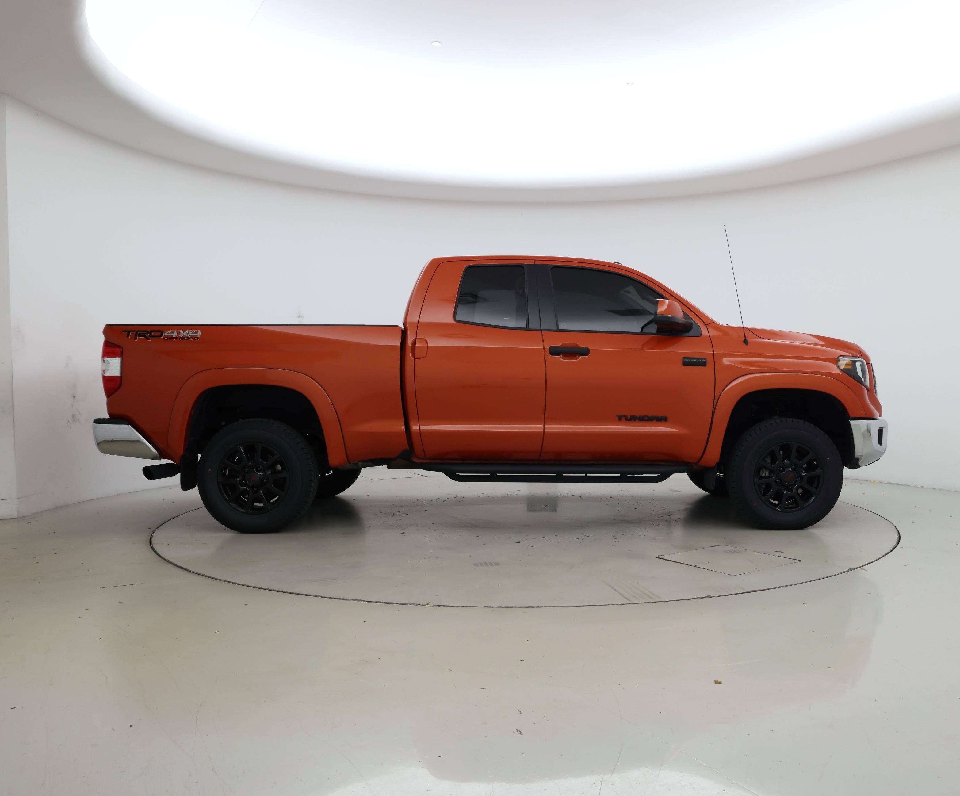 Thumbnail: 2017 Toyota Tundra - 7