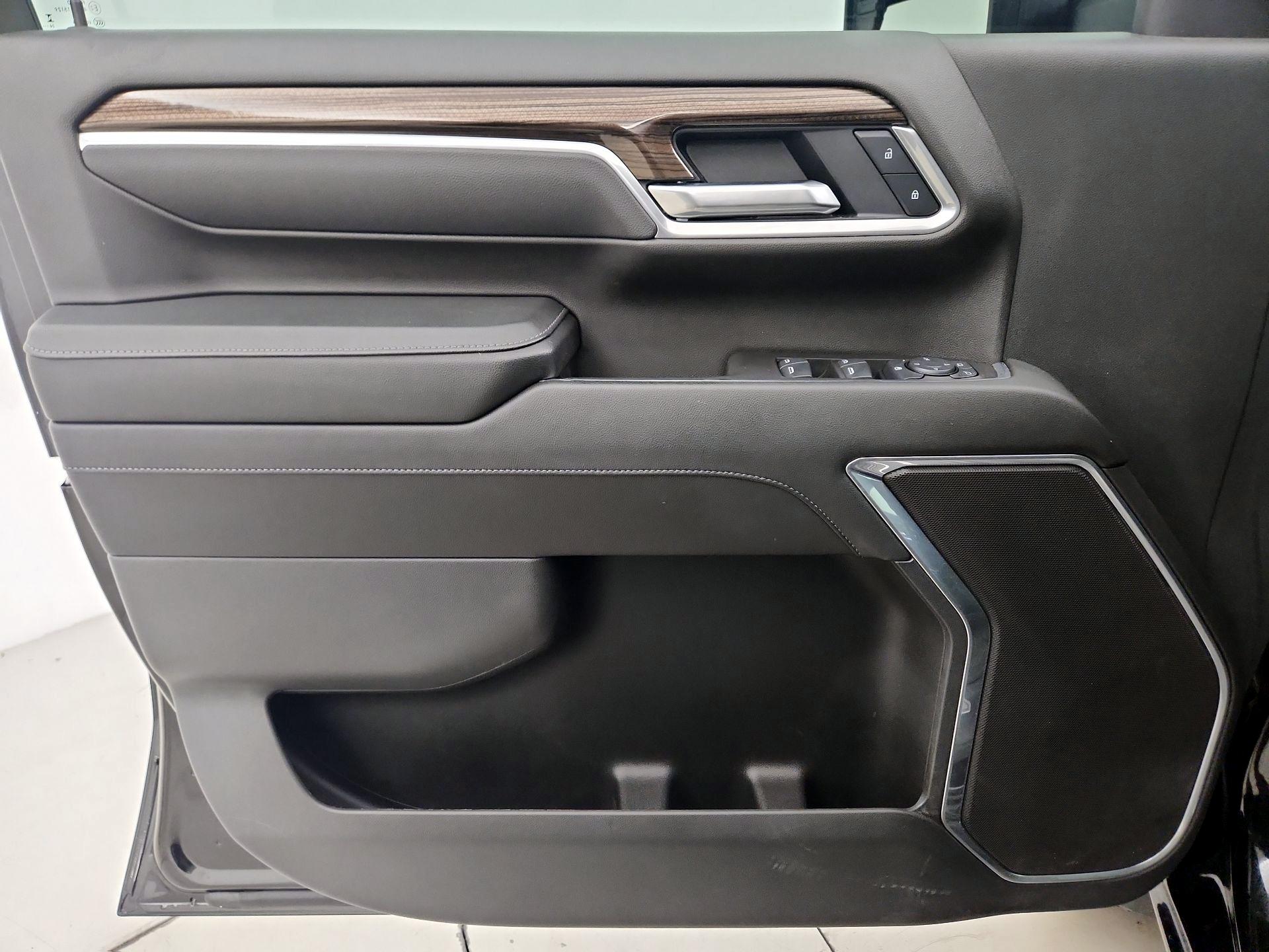 Thumbnail: 2025 Chevrolet Silverado 2500 - 12