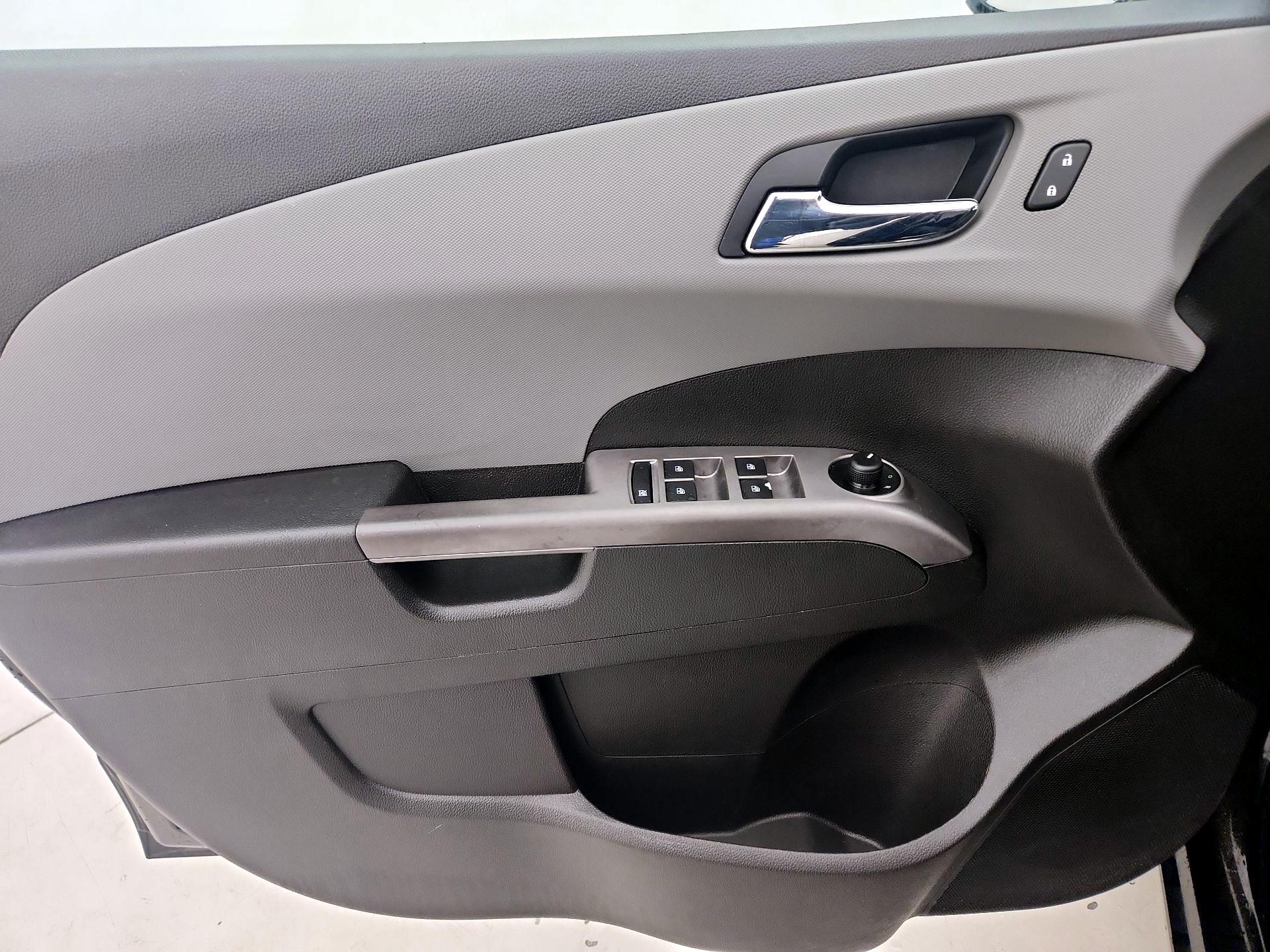 Thumbnail: 2019 Chevrolet Sonic - 12