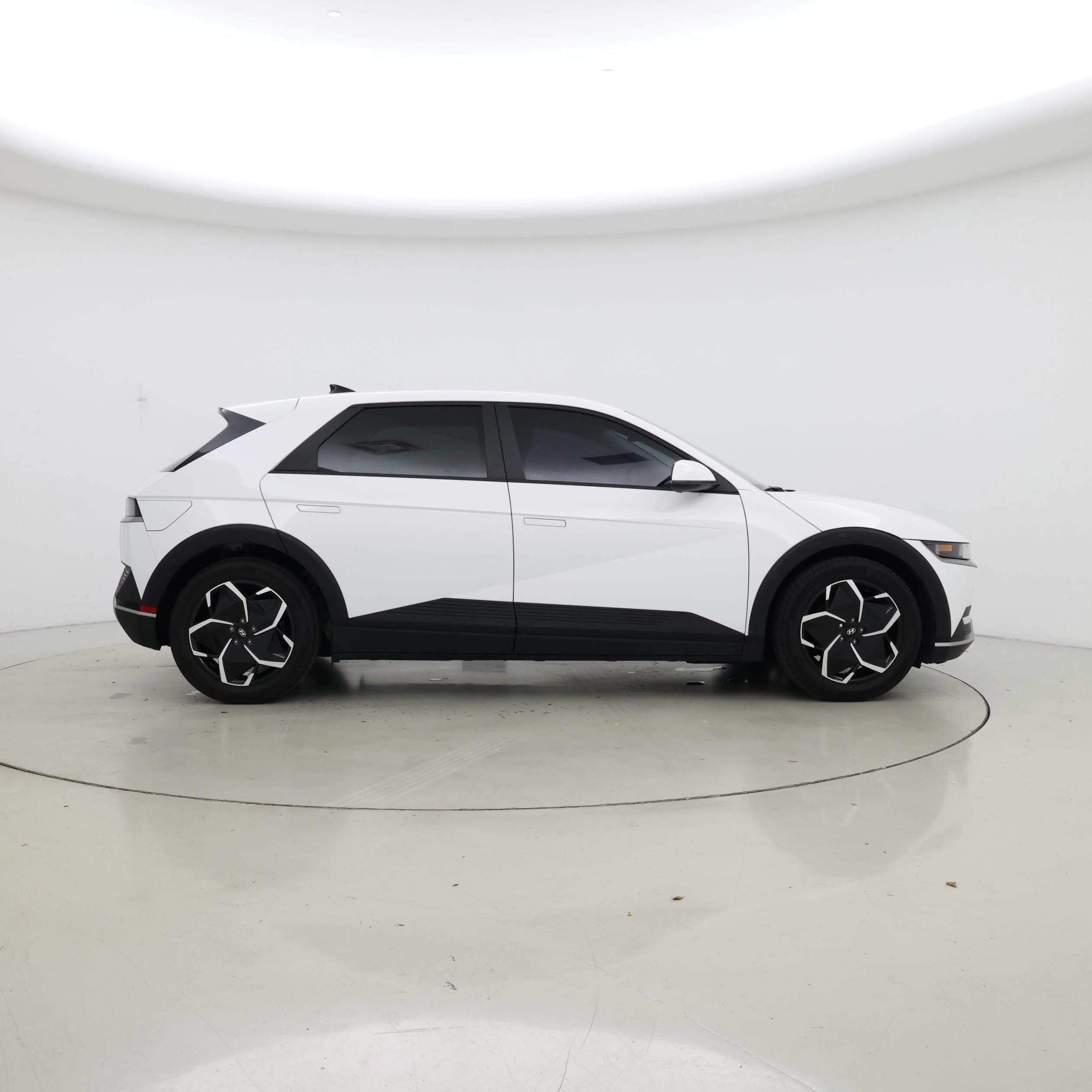 Thumbnail: 2023 Hyundai Ioniq 5 - 7