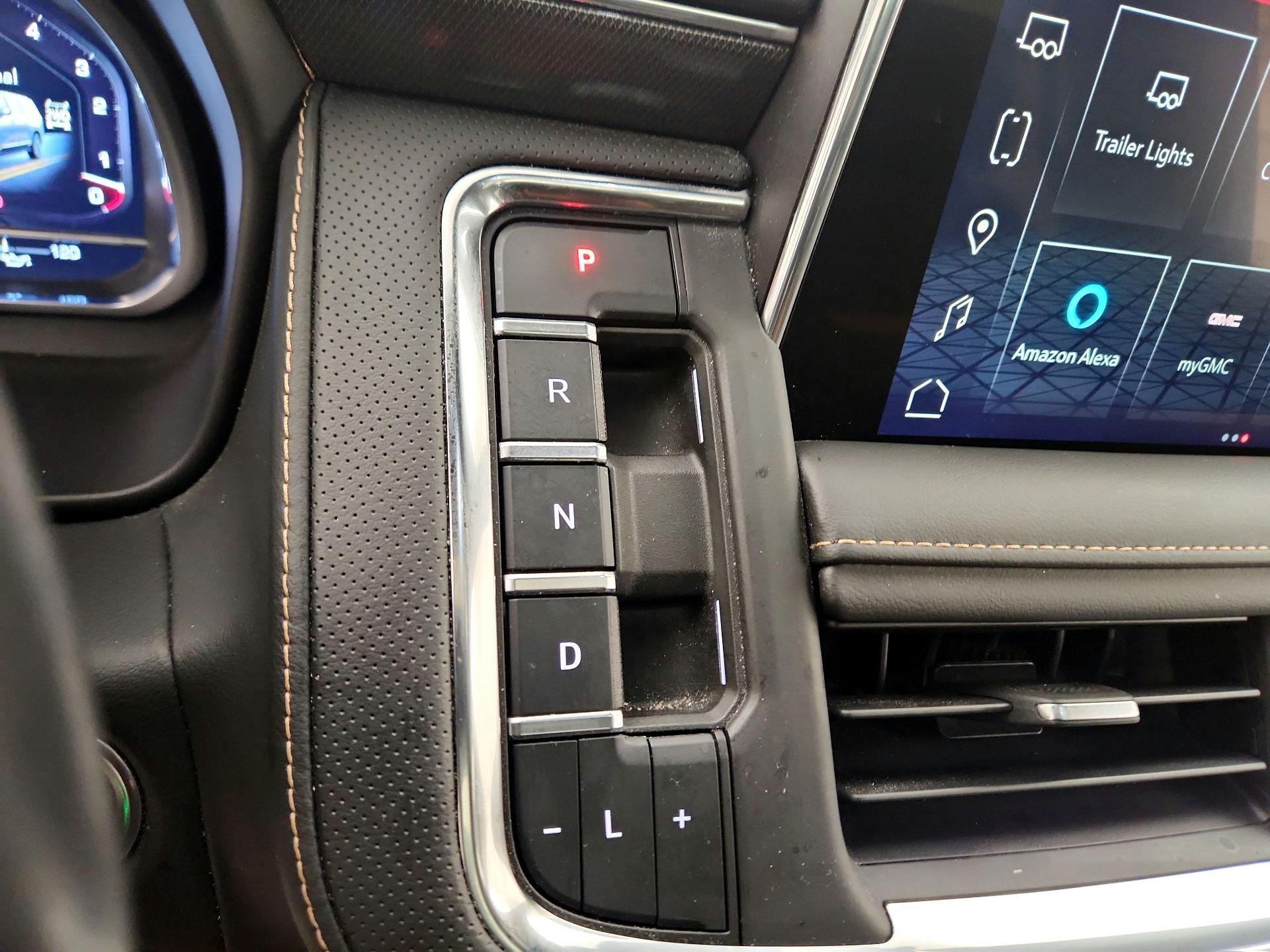 Thumbnail: 2023 GMC Yukon - 18