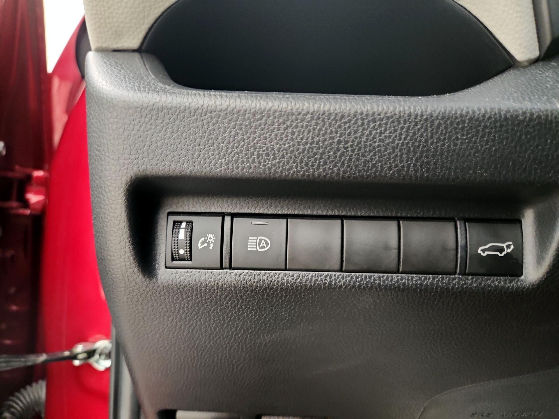 Thumbnail: 2022 Toyota RAV4 - 13