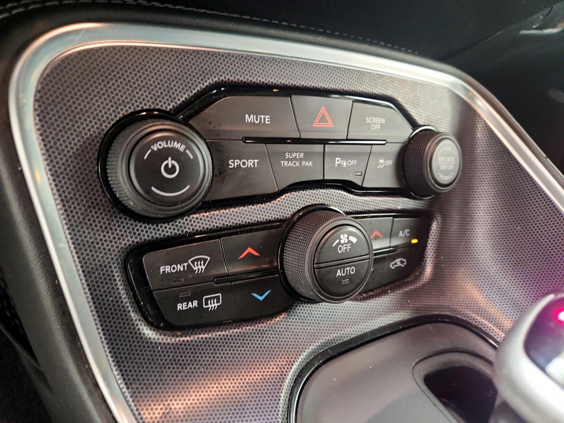 Thumbnail: 2018 Dodge Challenger - 16