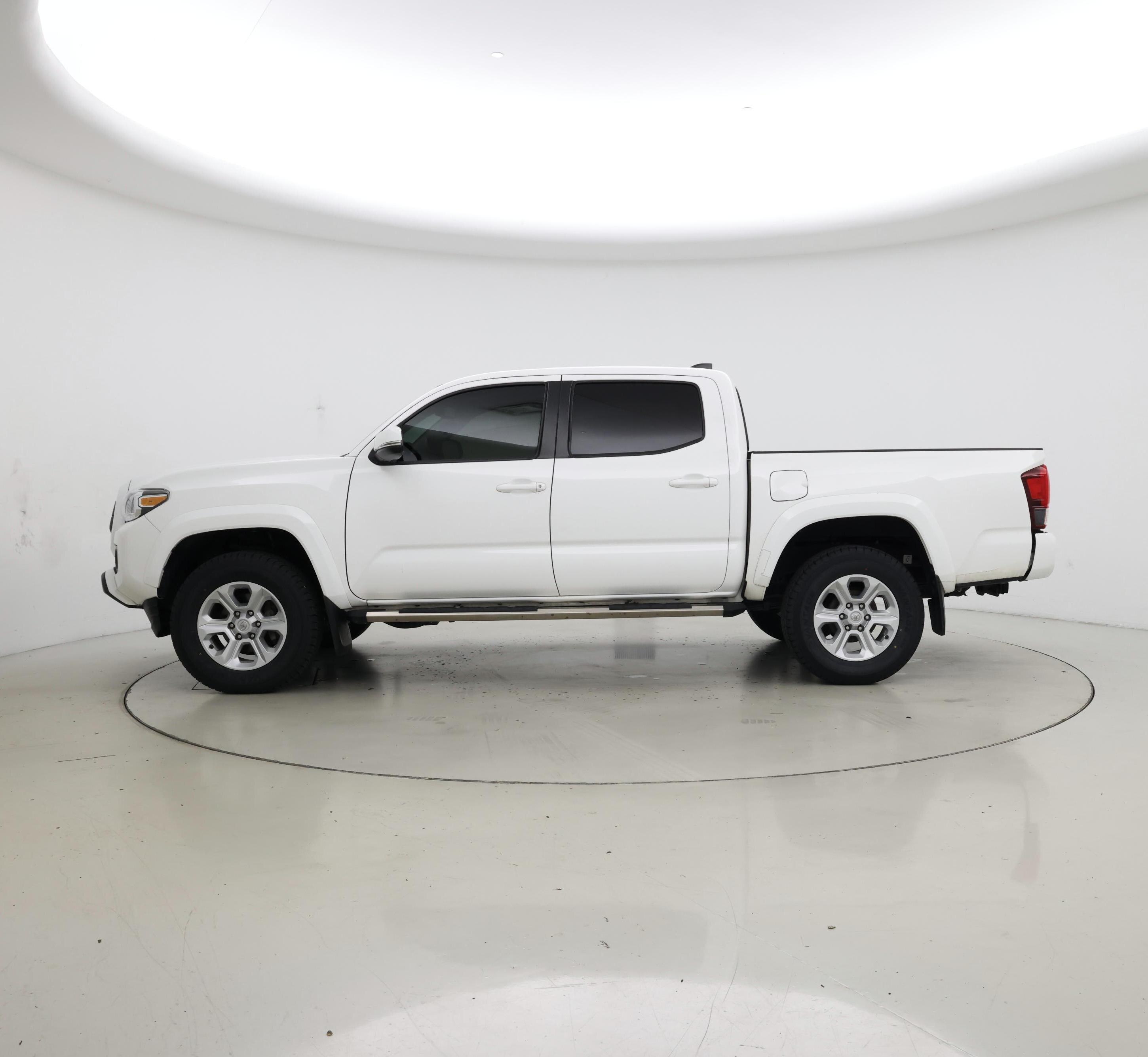 Thumbnail: 2022 Toyota Tacoma - 3