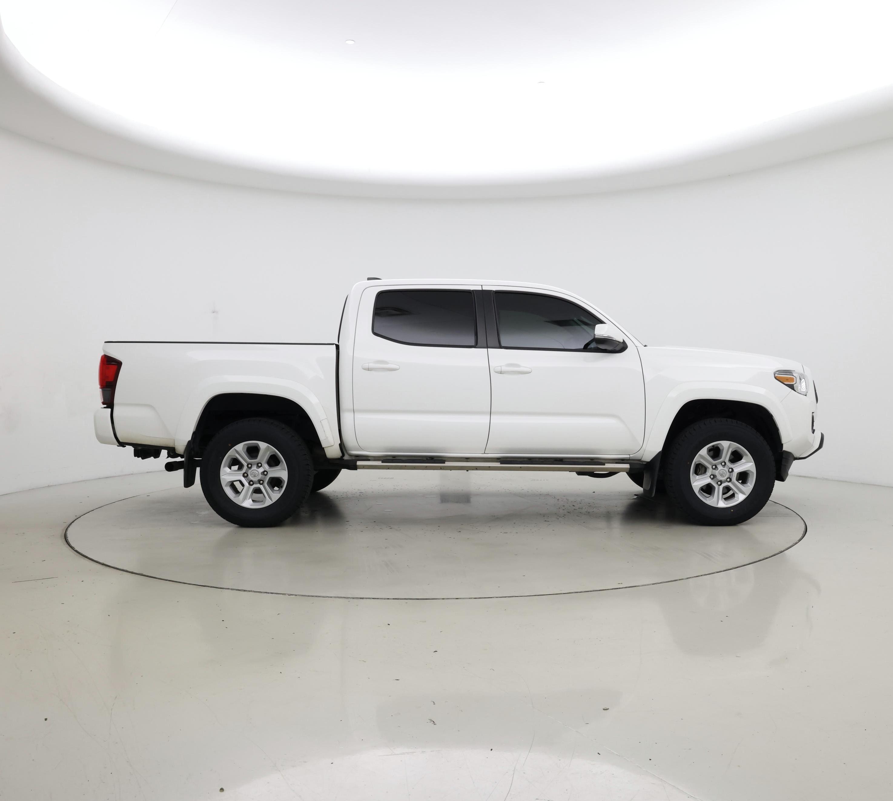 Thumbnail: 2022 Toyota Tacoma - 7