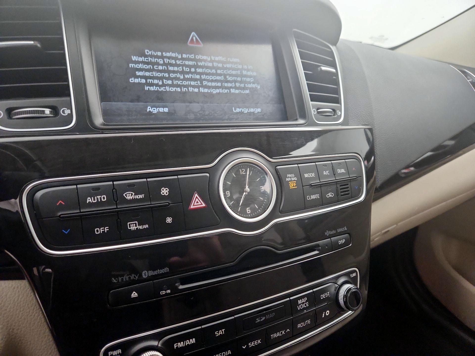 Thumbnail: 2014 Kia Cadenza - 16