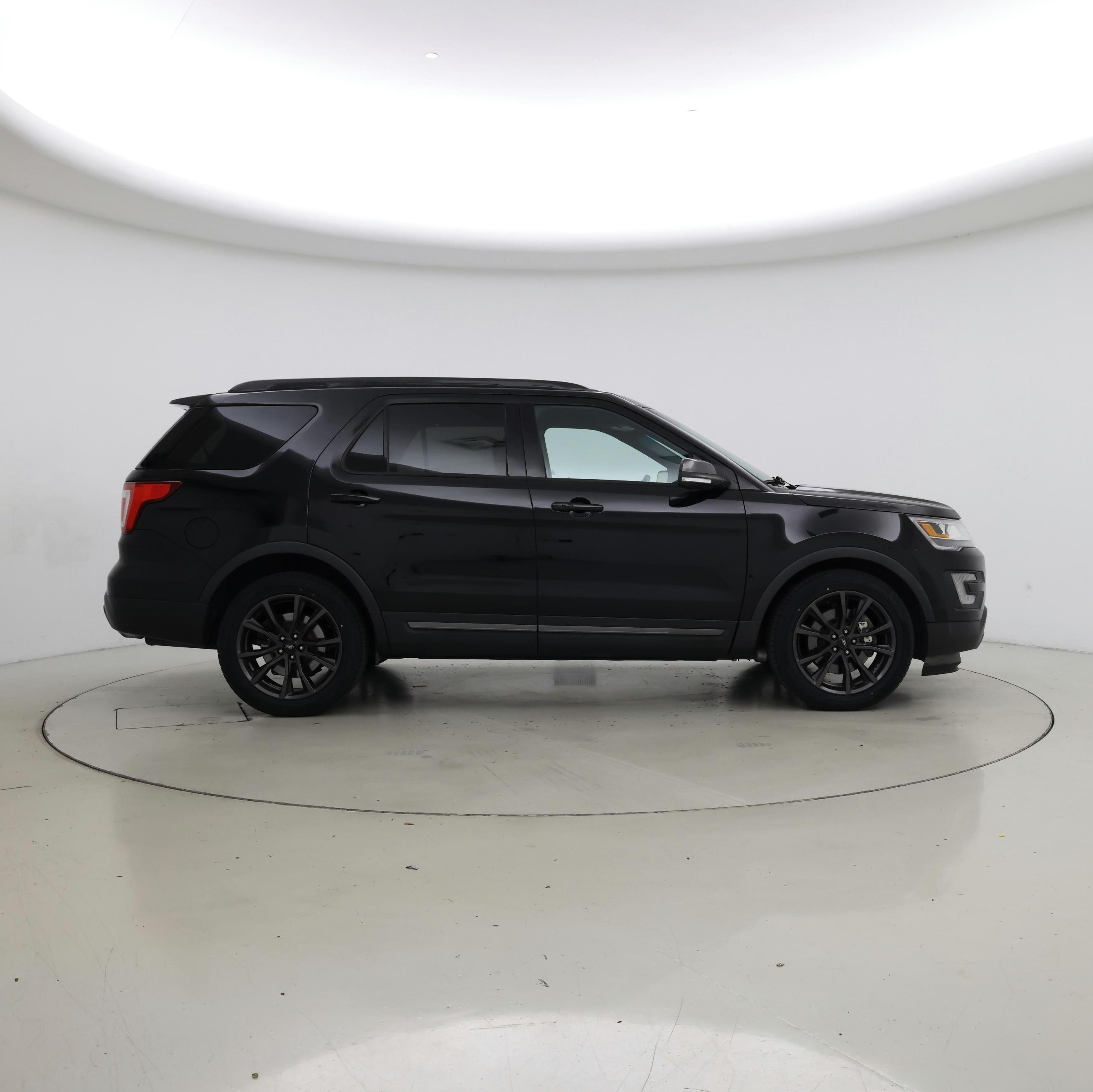 Thumbnail: 2017 Ford Explorer - 7