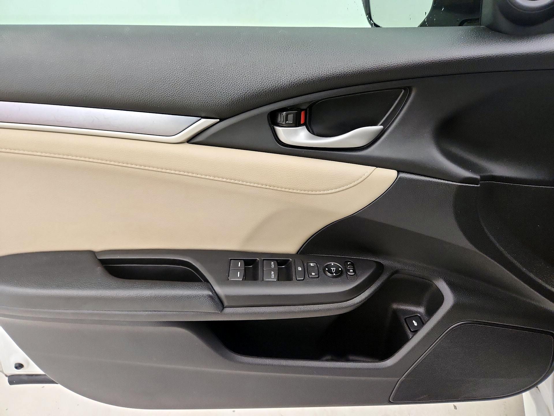 Thumbnail: 2017 Honda Civic - 12