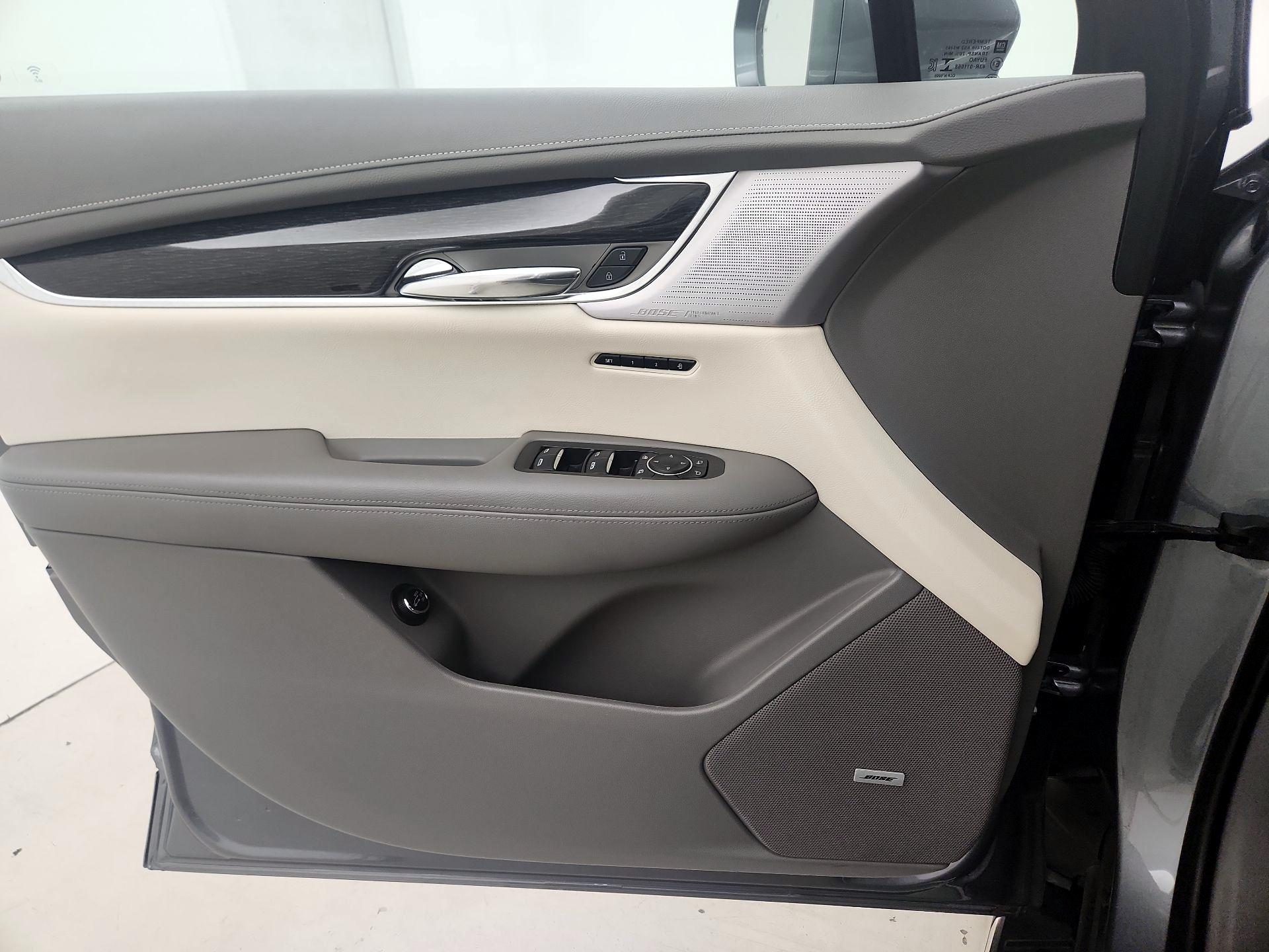 Thumbnail: 2020 Cadillac XT6 - 12
