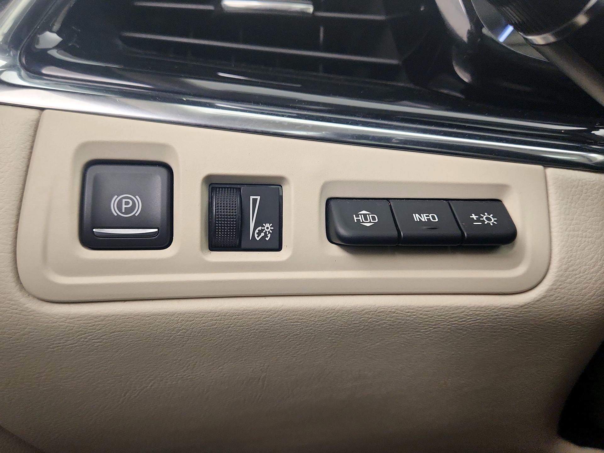 Thumbnail: 2020 Cadillac XT6 - 13