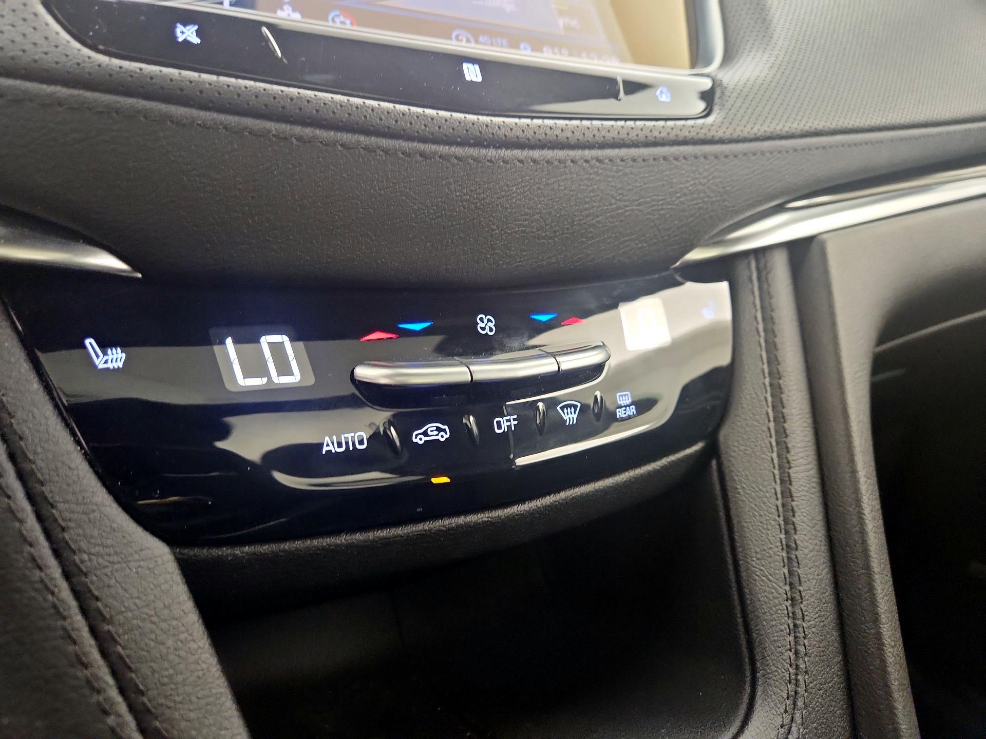 Thumbnail: 2021 Cadillac XT5 - 16