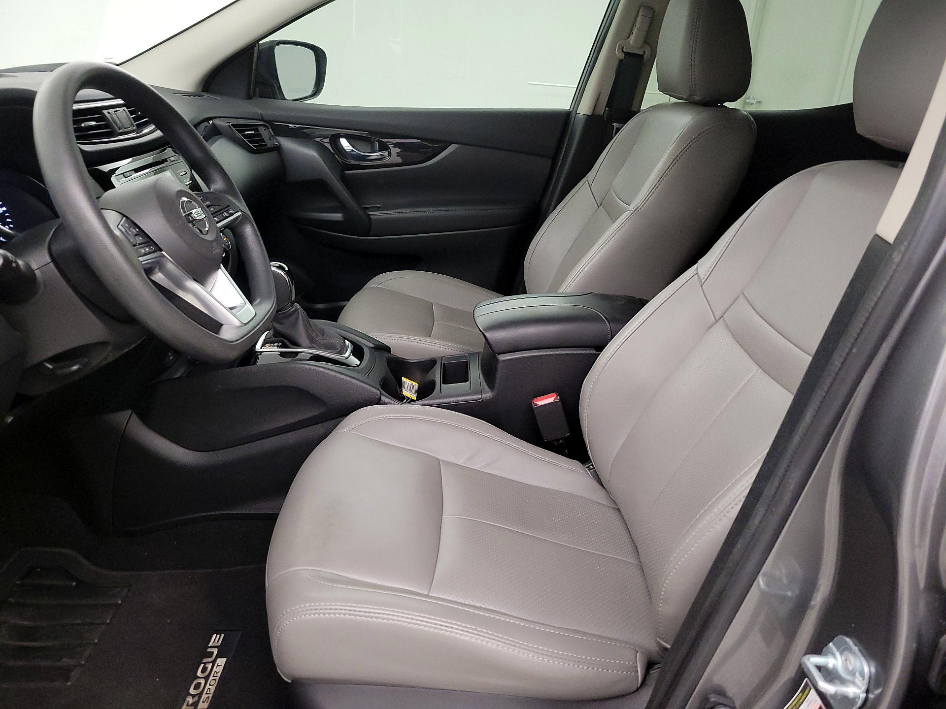 Thumbnail: 2017 Nissan Rogue Sport - 11