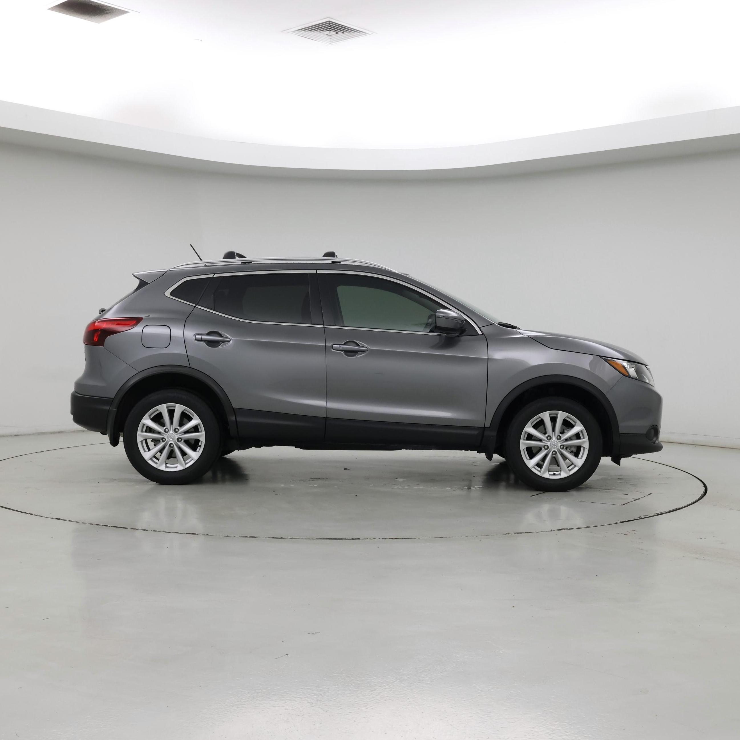Thumbnail: 2017 Nissan Rogue Sport - 7