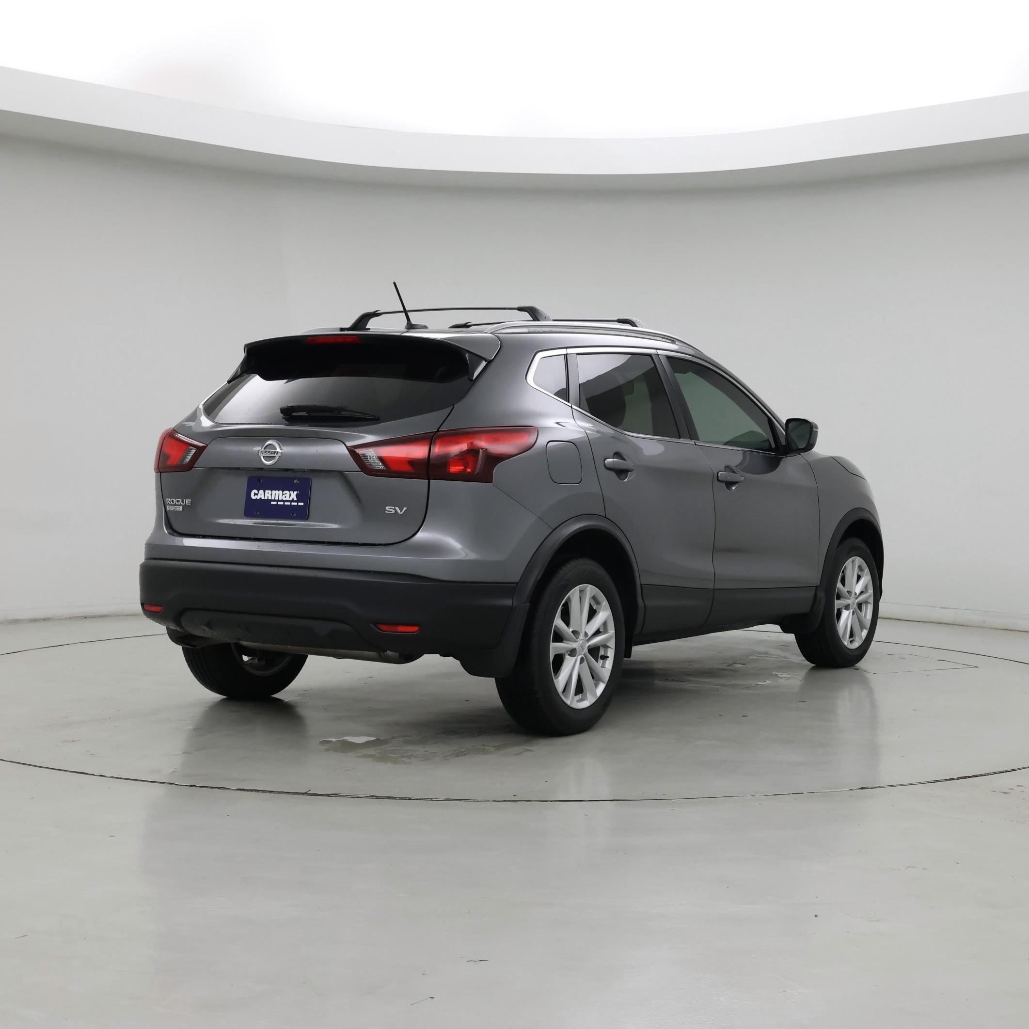 Thumbnail: 2017 Nissan Rogue Sport - 8
