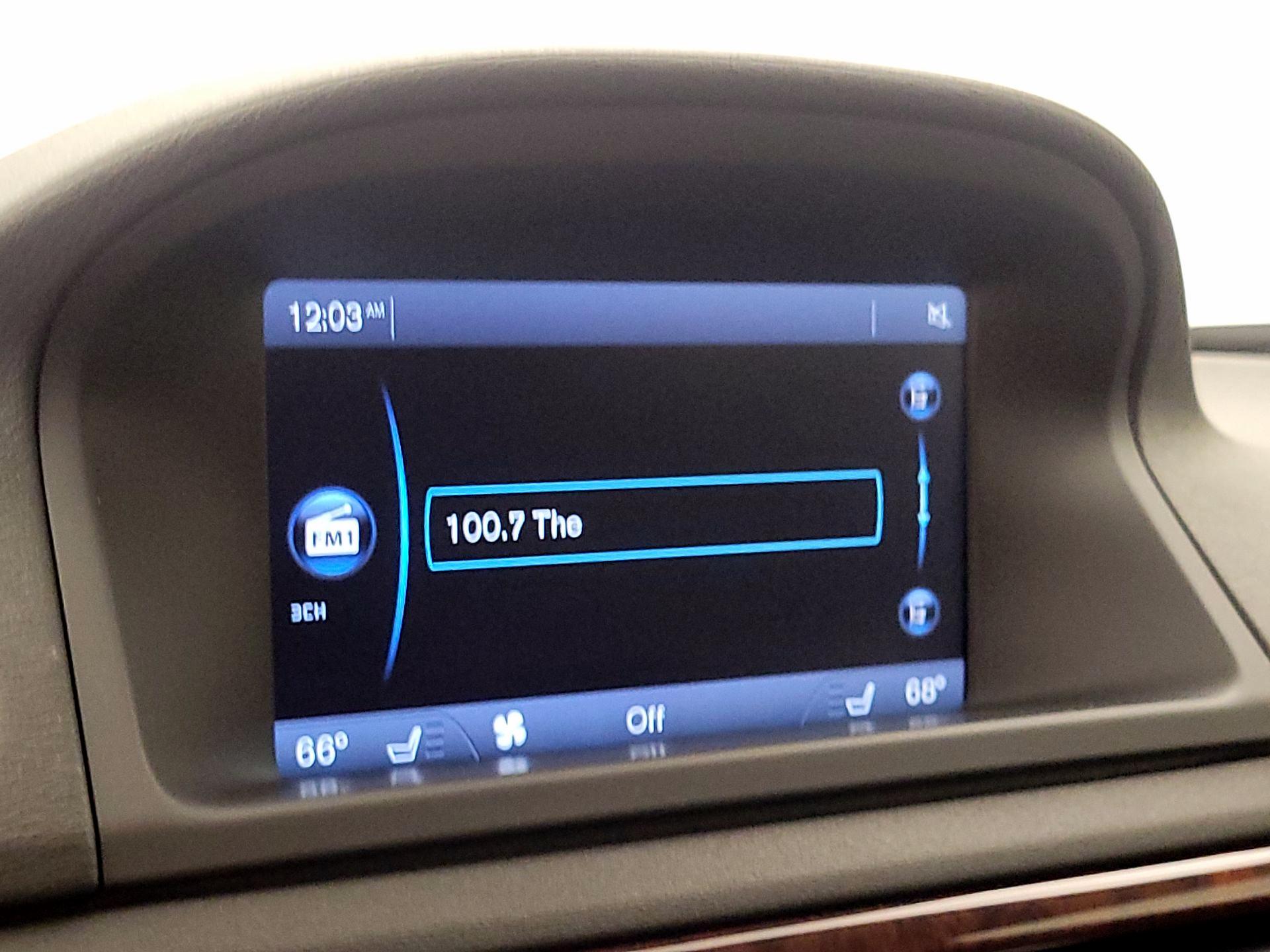 Thumbnail: 2015 Volvo XC70 - 15