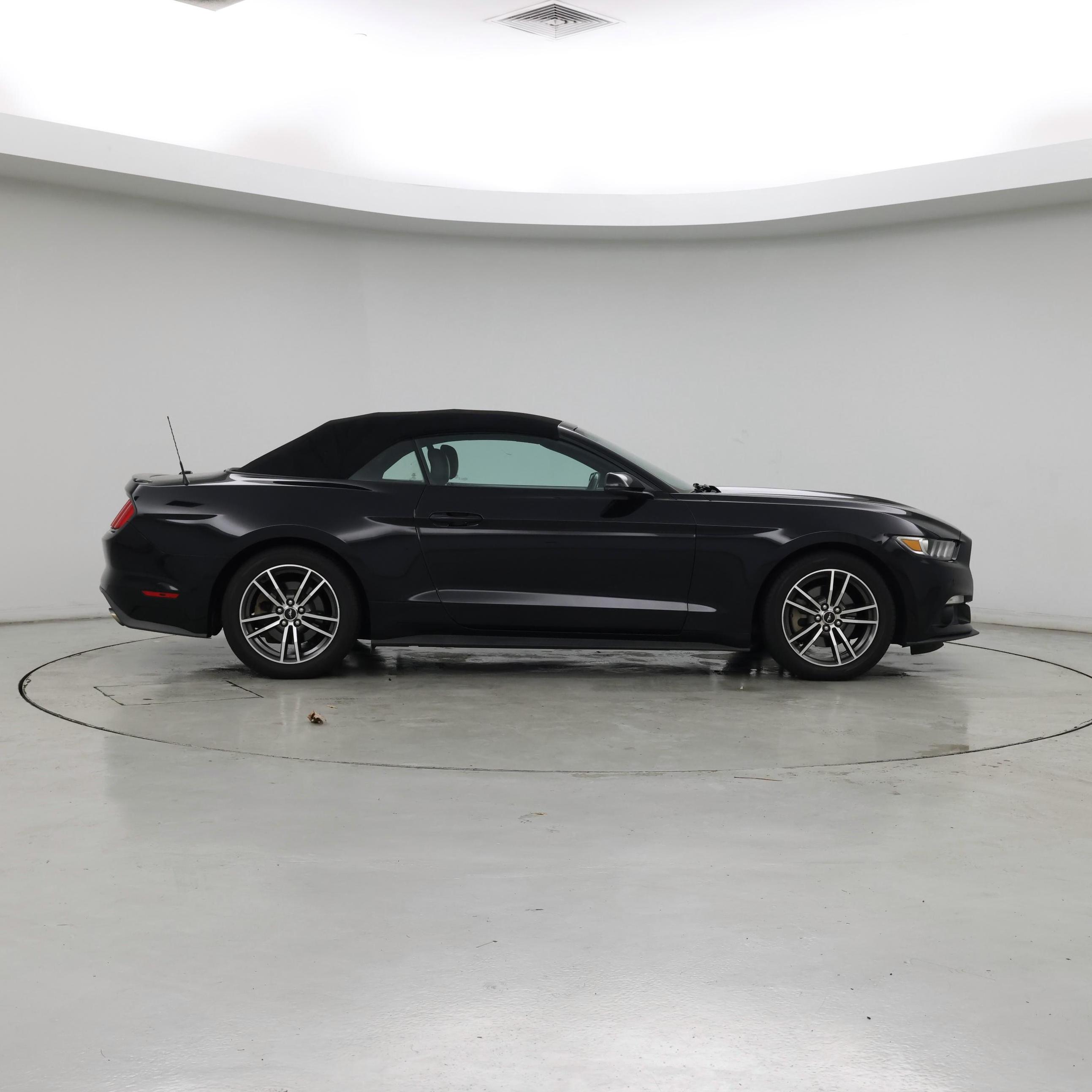 Thumbnail: 2017 Ford Mustang - 7