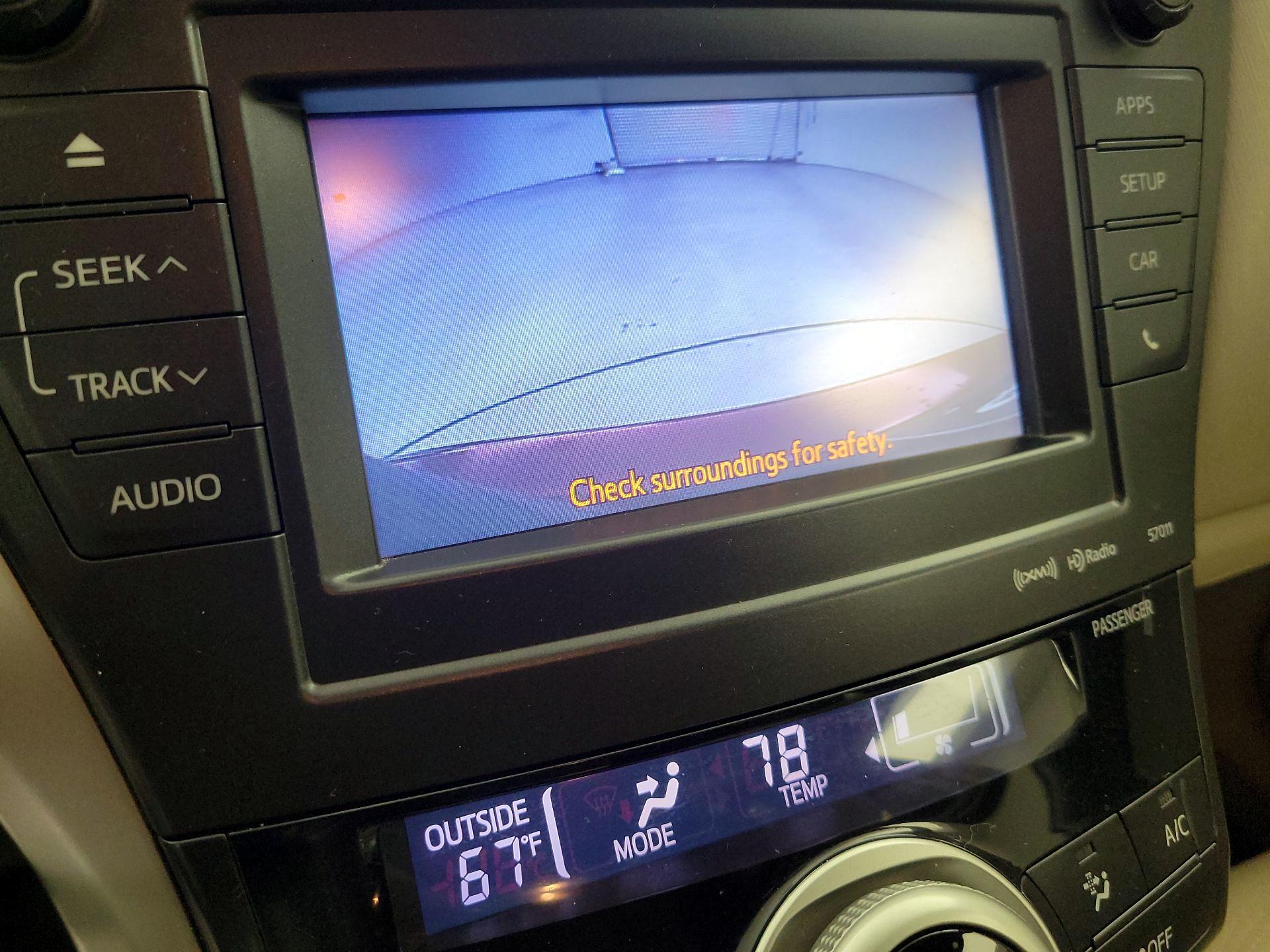 Thumbnail: 2014 Toyota Prius v - 14