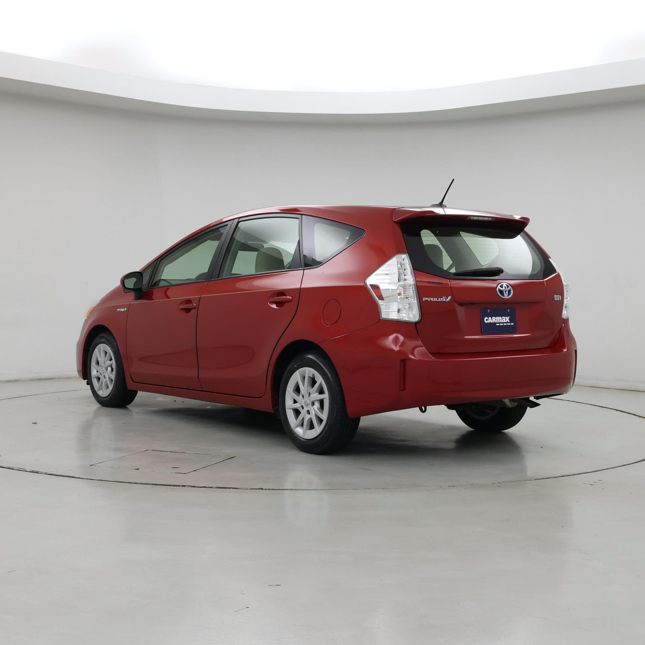 Thumbnail: 2014 Toyota Prius v - 2